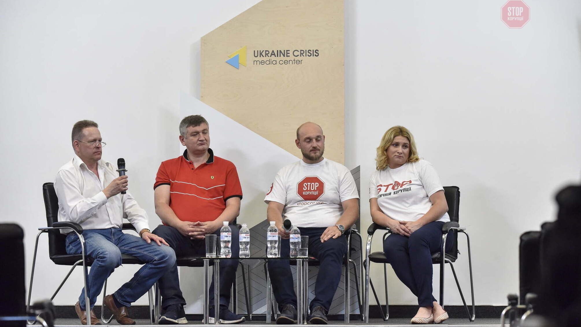 У столиці розповіли, до яких брудних прийомів вдаються кандидати в народні депутати у різних областях України