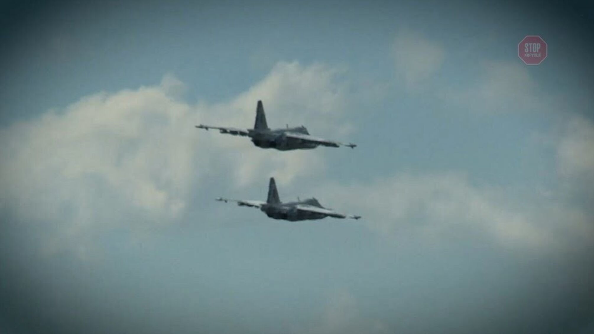 Україна терміново підняла бойову авіацію в небі над Донбасом: в Мережі опубліковано відео