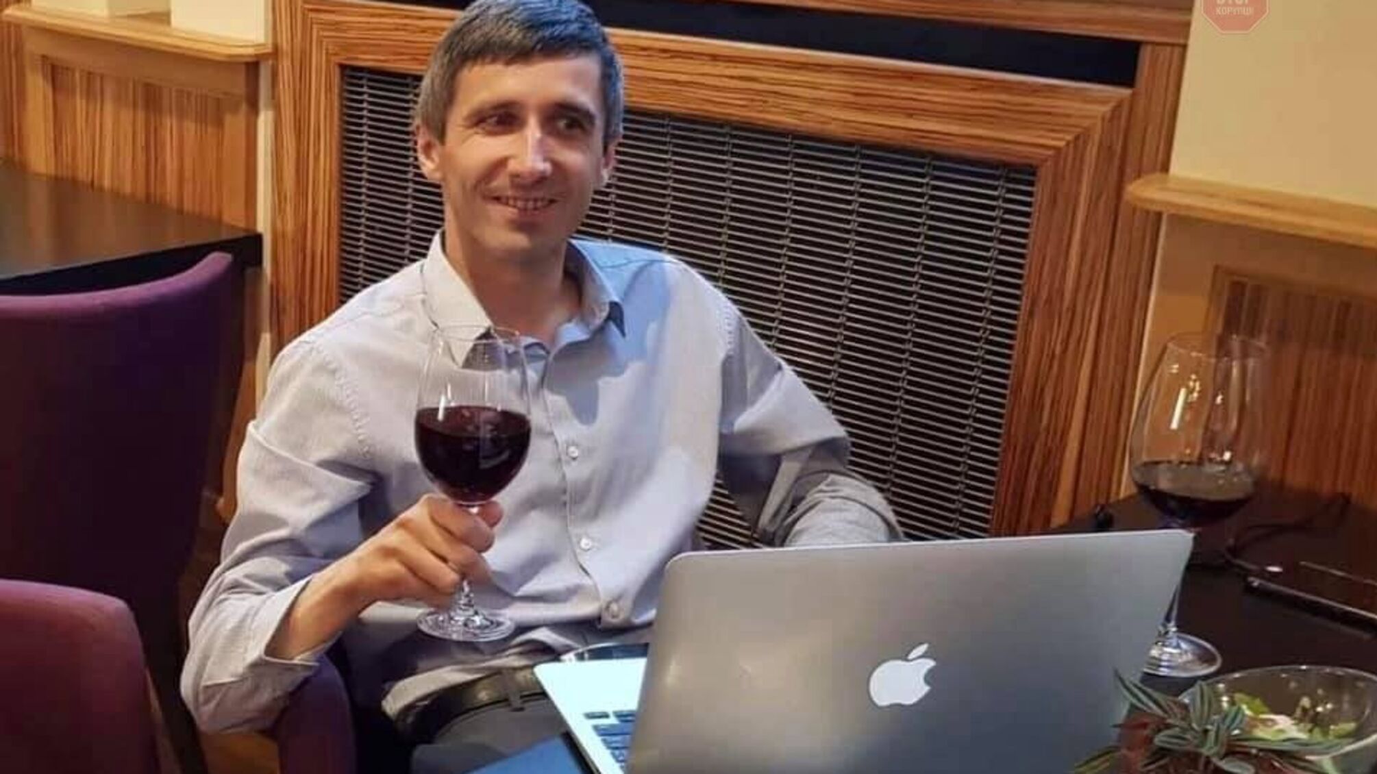 'Співробітник' офісу Зеленського осоромився в Мережі: українці сміються з 'азарівського' коментаря Богославця