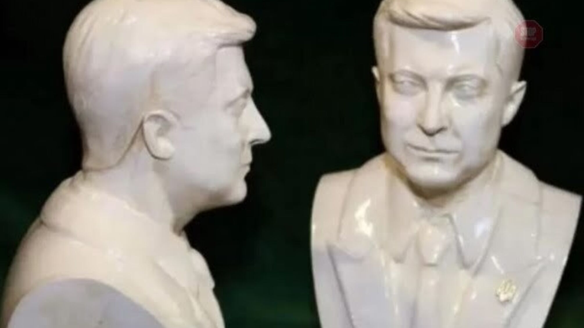 В Інтернеті встановили ціну за 23 см Зеленського: придбати може кожен