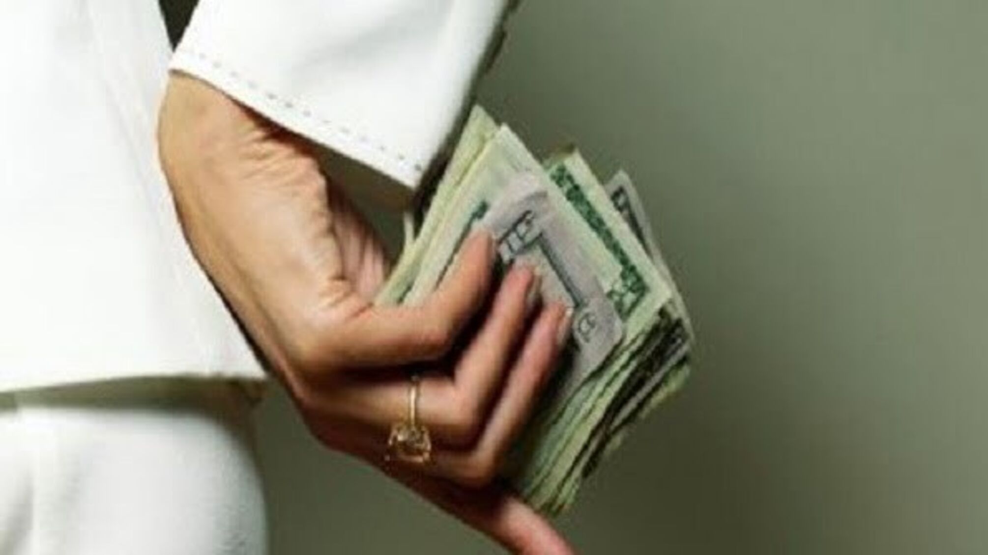 Чиновниця Держгеокадастру у Донецькій області 'погоріла' на систематичному хабарництві