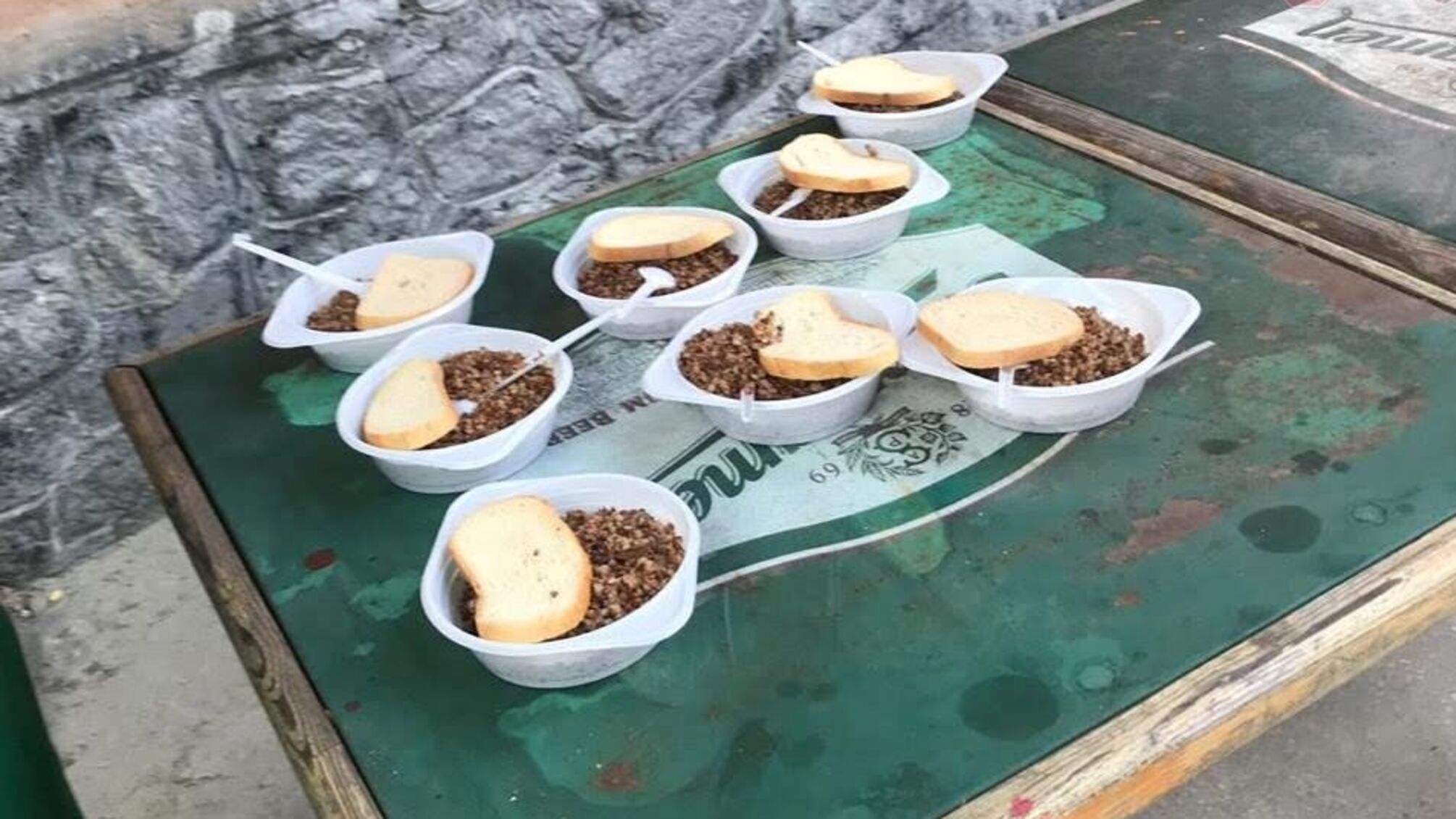 “Пісні, каша та 100 грам”, – хитрощі від кандидата Дануци в Кропивницькому (ФОТО, ВІДЕО)