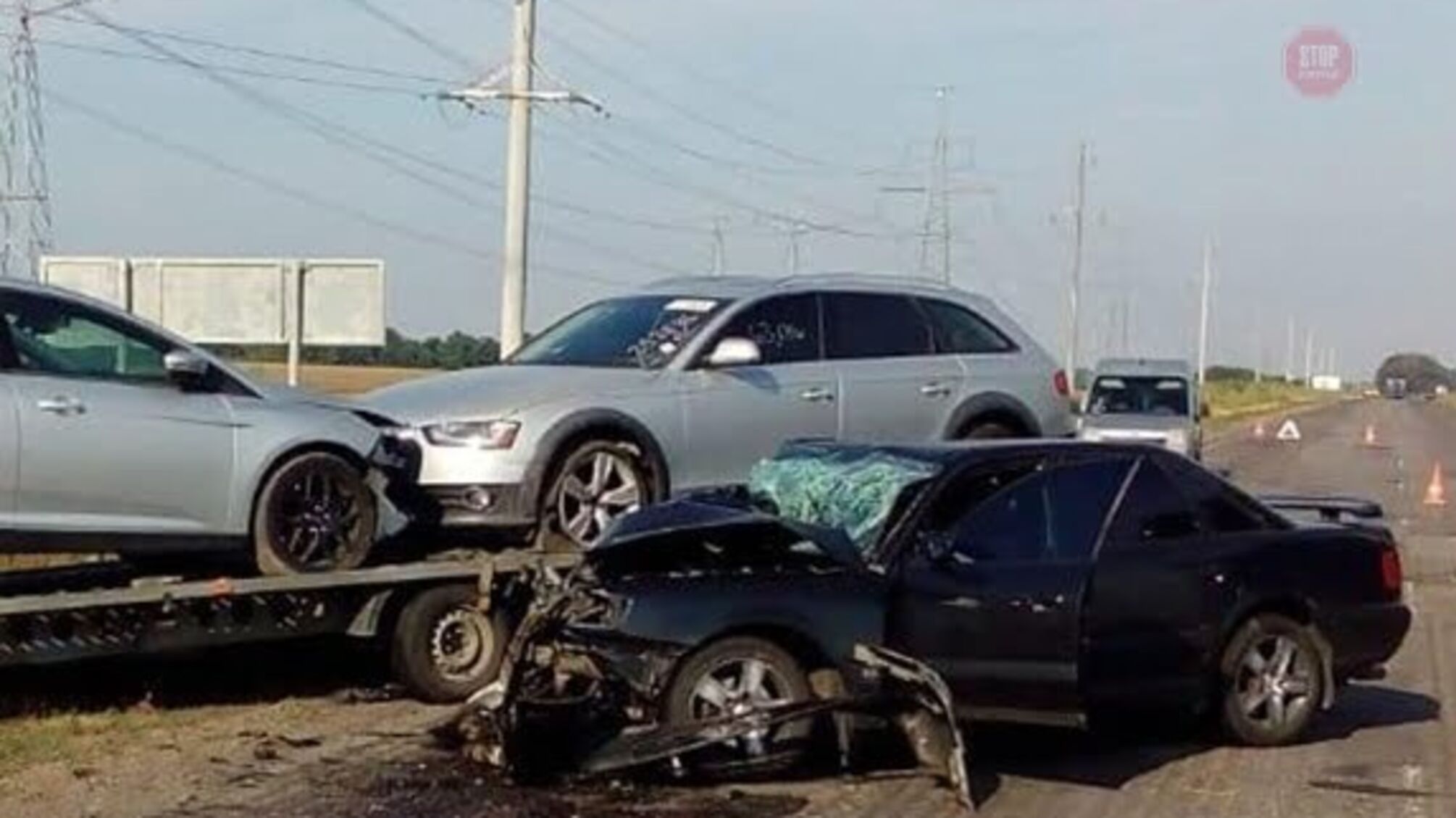 На Херсонщині у ДТП потрапила жінка та двоє маленьких дітей (ФОТО)