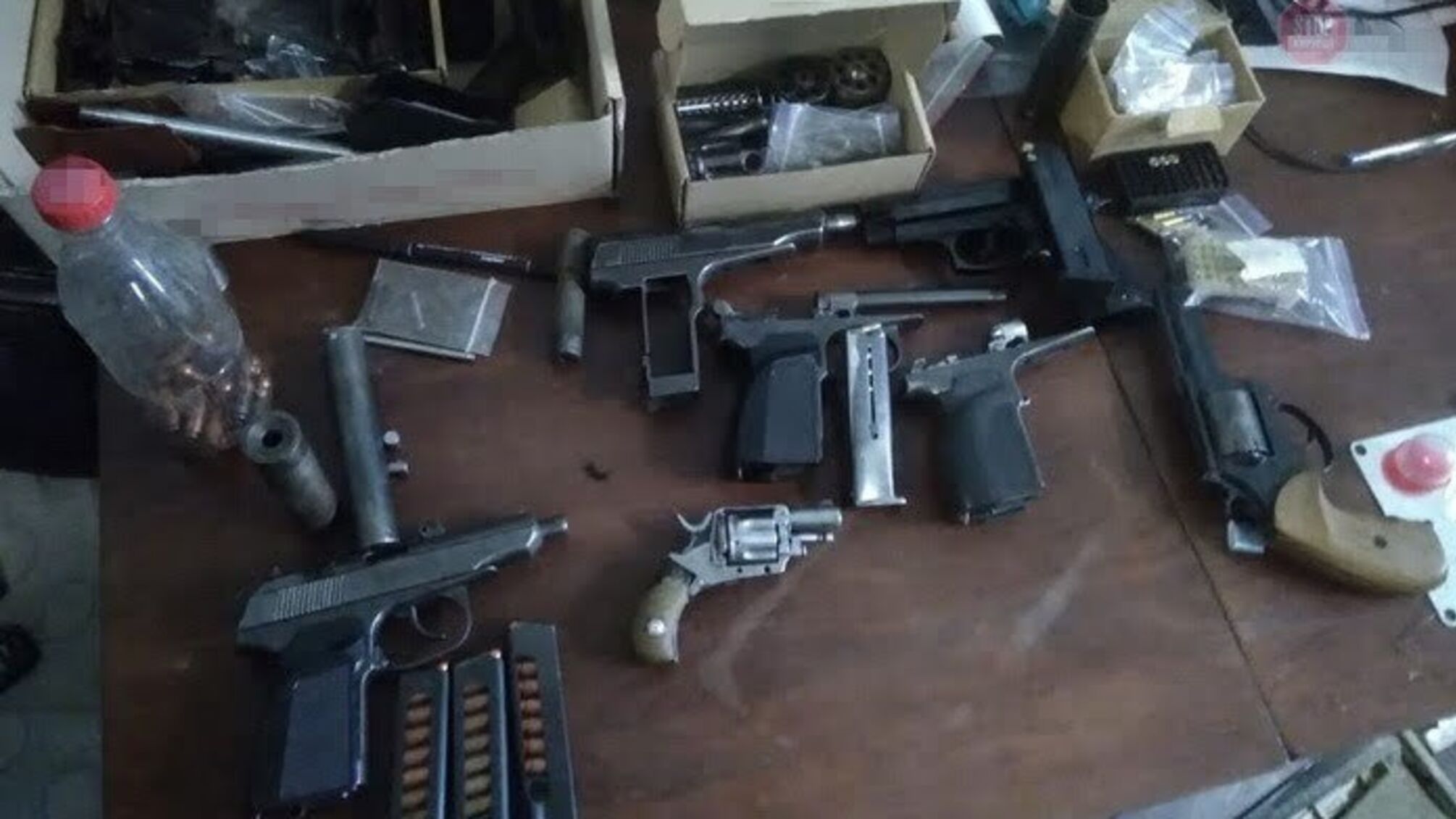 На Дніпропетровщині СБУ блокувала незаконне виробництво та збут зброї (ФОТО)