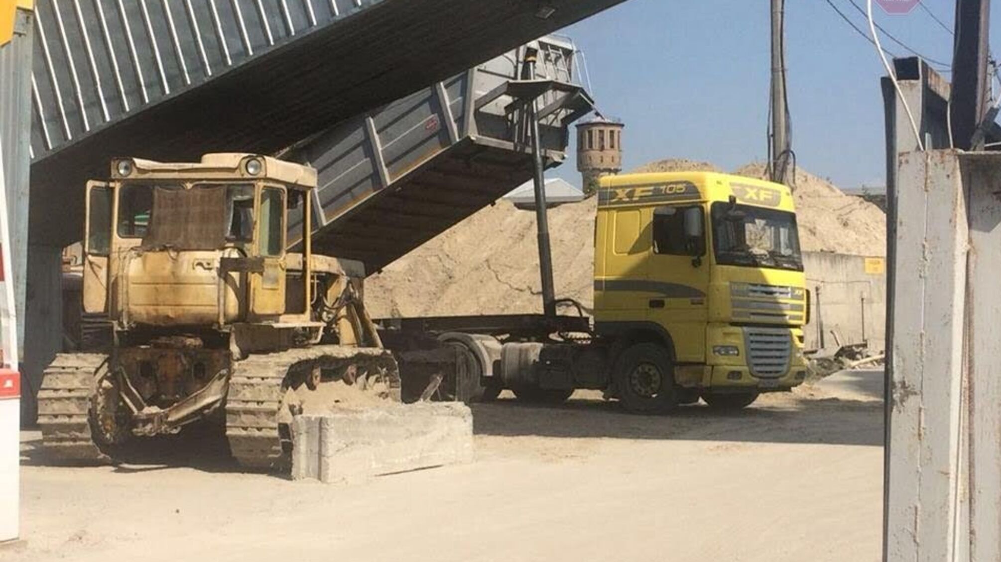 «Позитивні» браконьєри: у Вишгороді зафіксували видобуток піску на незаконній точці (ВІДЕО)