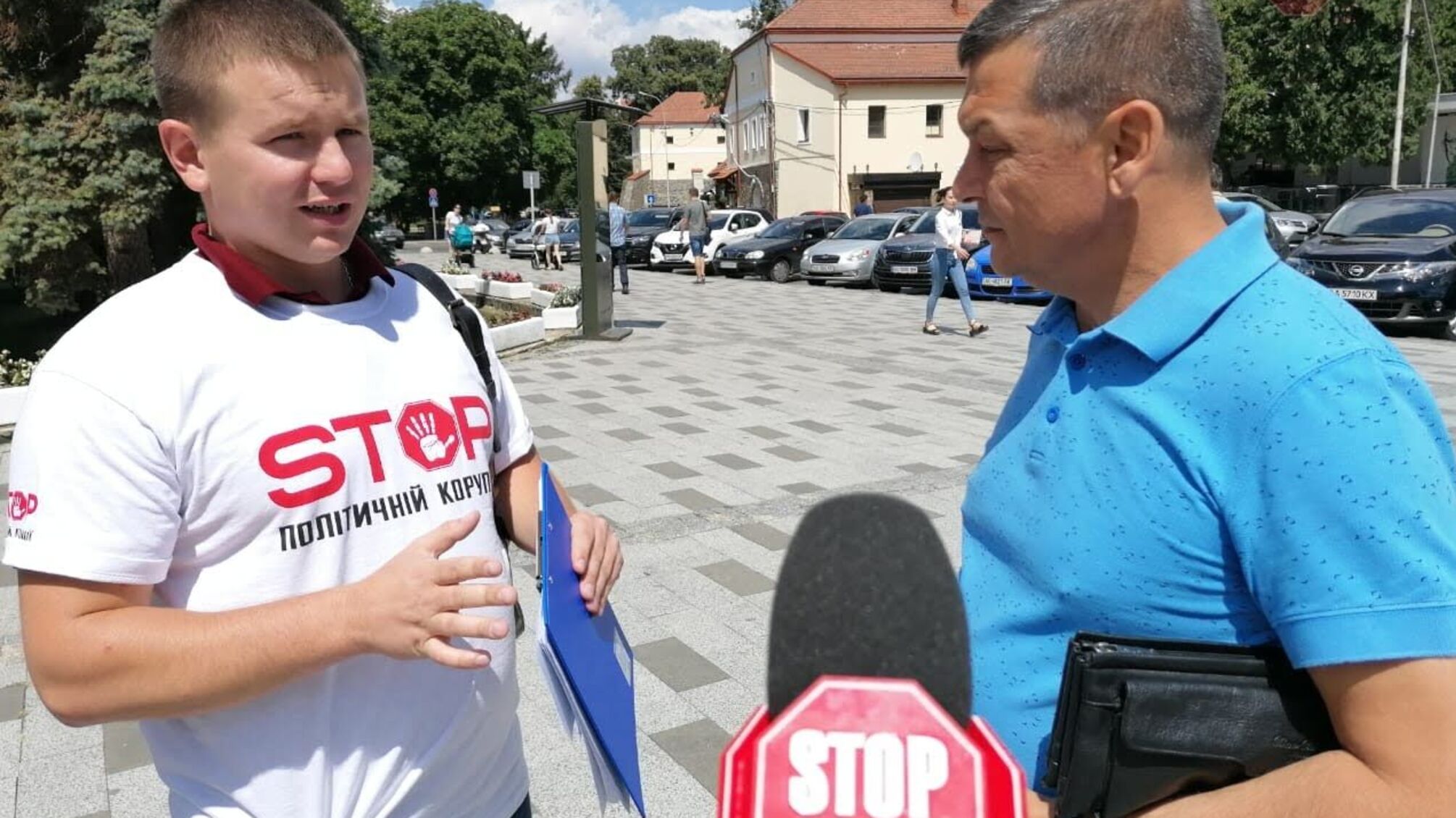 В Ужгороді депутати міськради отримали “повістки” за підтримку кандидата у ВР