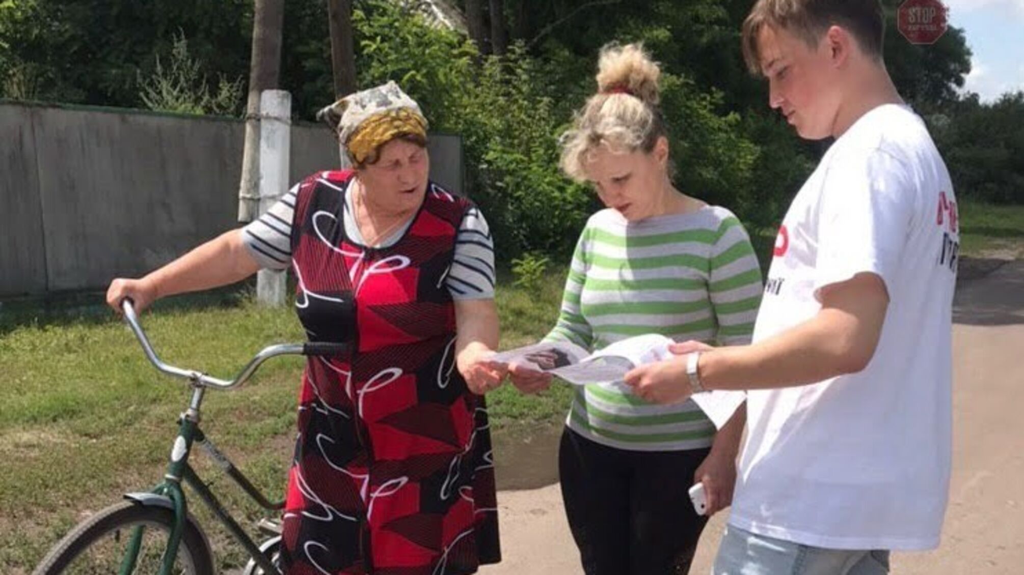 «Гроші беремо, голосувати – не будемо», – виборці про «підтримку» кандидата з Чернігівщини Приходька