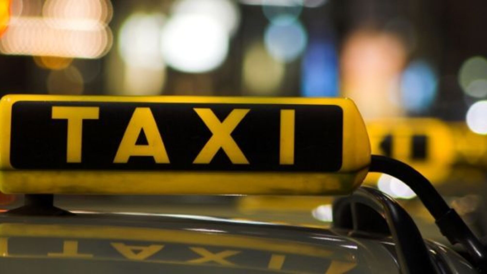 Зґвалтував та змусив заплатити: у столиці таксист познущався з пасажирки