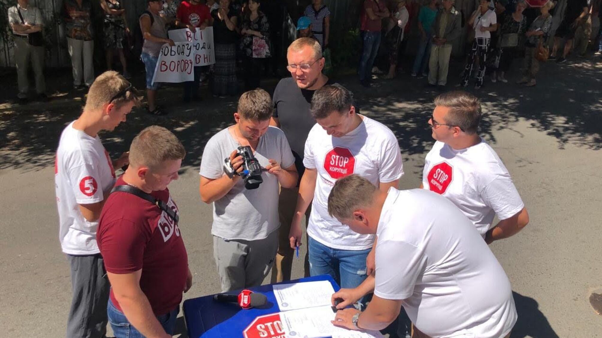 ДФСники три тижні тримали підприємця у заручниках: у Дніпрі протести через дії фіскалів