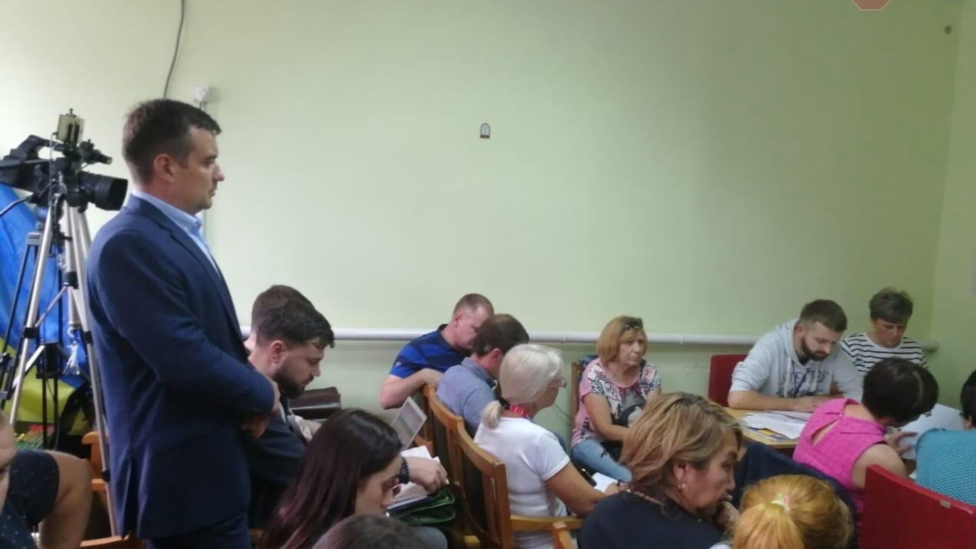 Шопопалошоу на ОВК на Чернігівщині: журналісти-тітушки, фейкові цифри у протоколах