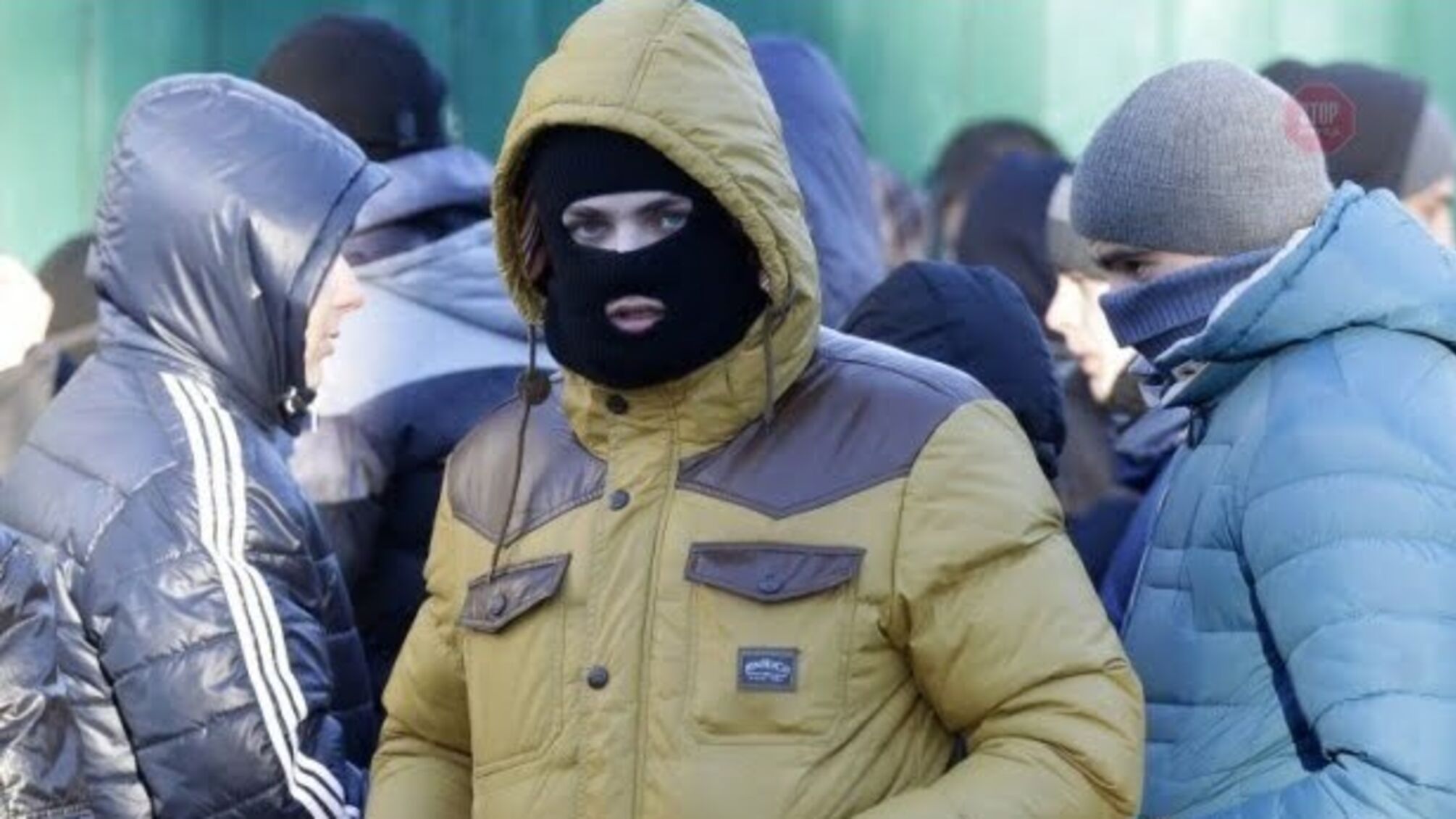 У Києві тітушки захопили землю на Подолі (ОНОВЛЮЄТЬСЯ)