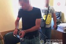 Пограбував і намагався вбити: в Одесі чоловік скинув колишню дружину з балкона