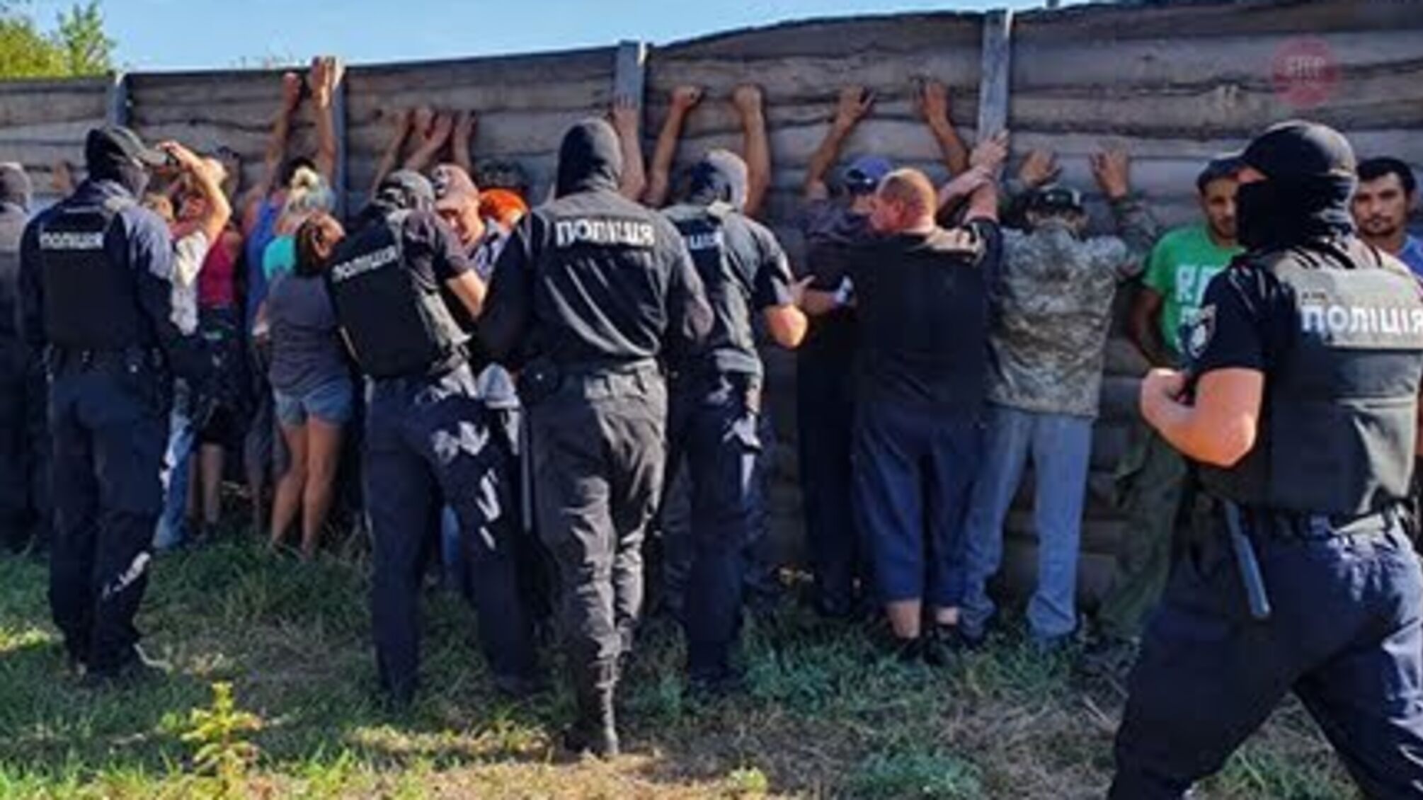 На Харківщині невідомі напали на журналістів телеканалу '112 Україна' (фото, відео)