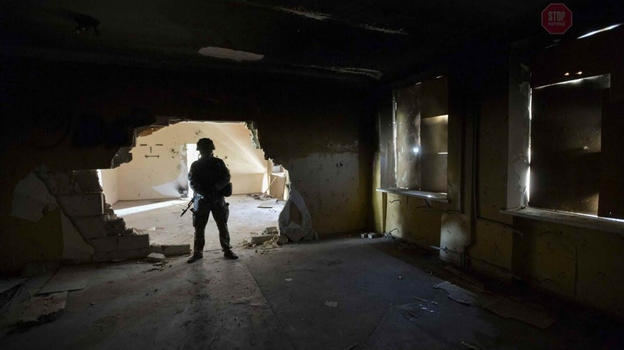 Пакет із грифом секретності: на Донбасі генерал змусив спецпризначенців нести йому шкарпетки на передову