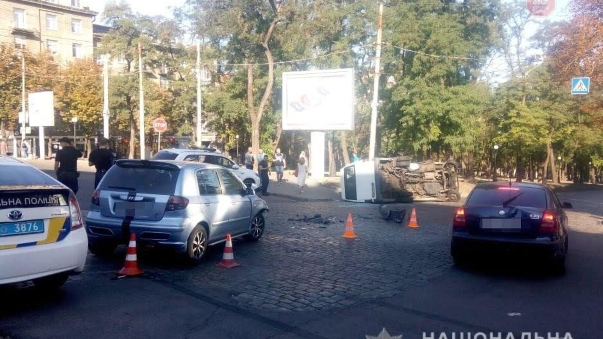 Масштабна аварія: у Дніпрі внаслідок ДТП постраждало 13 осіб (ФОТО)