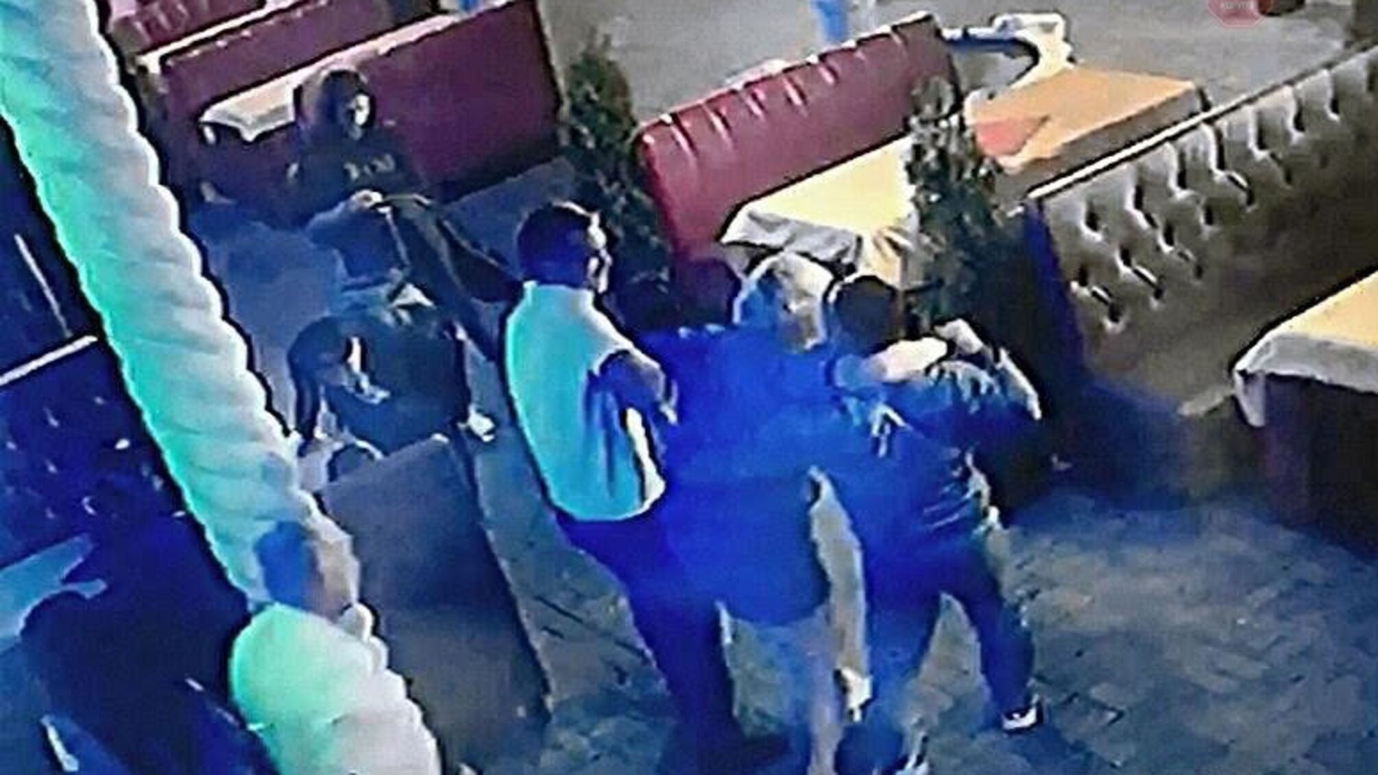 15 років, а вже “клофелінщиця”: у Києві затримали малолітню зловмисницю (фото)