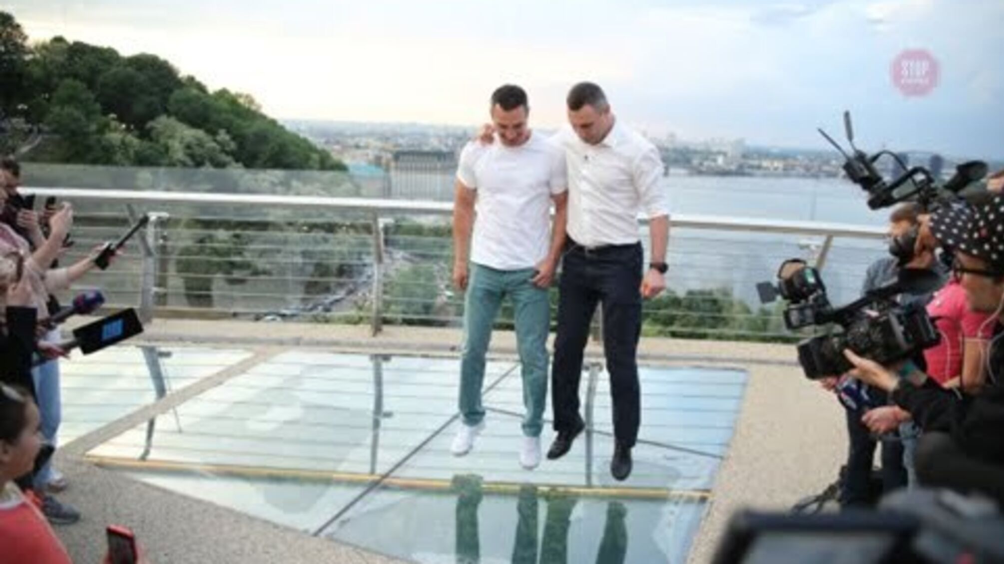 200 метрів амбіцій: 'міст Кличка' – пам’ятка корупційним оборудкам чи інструмент політичної боротьби?