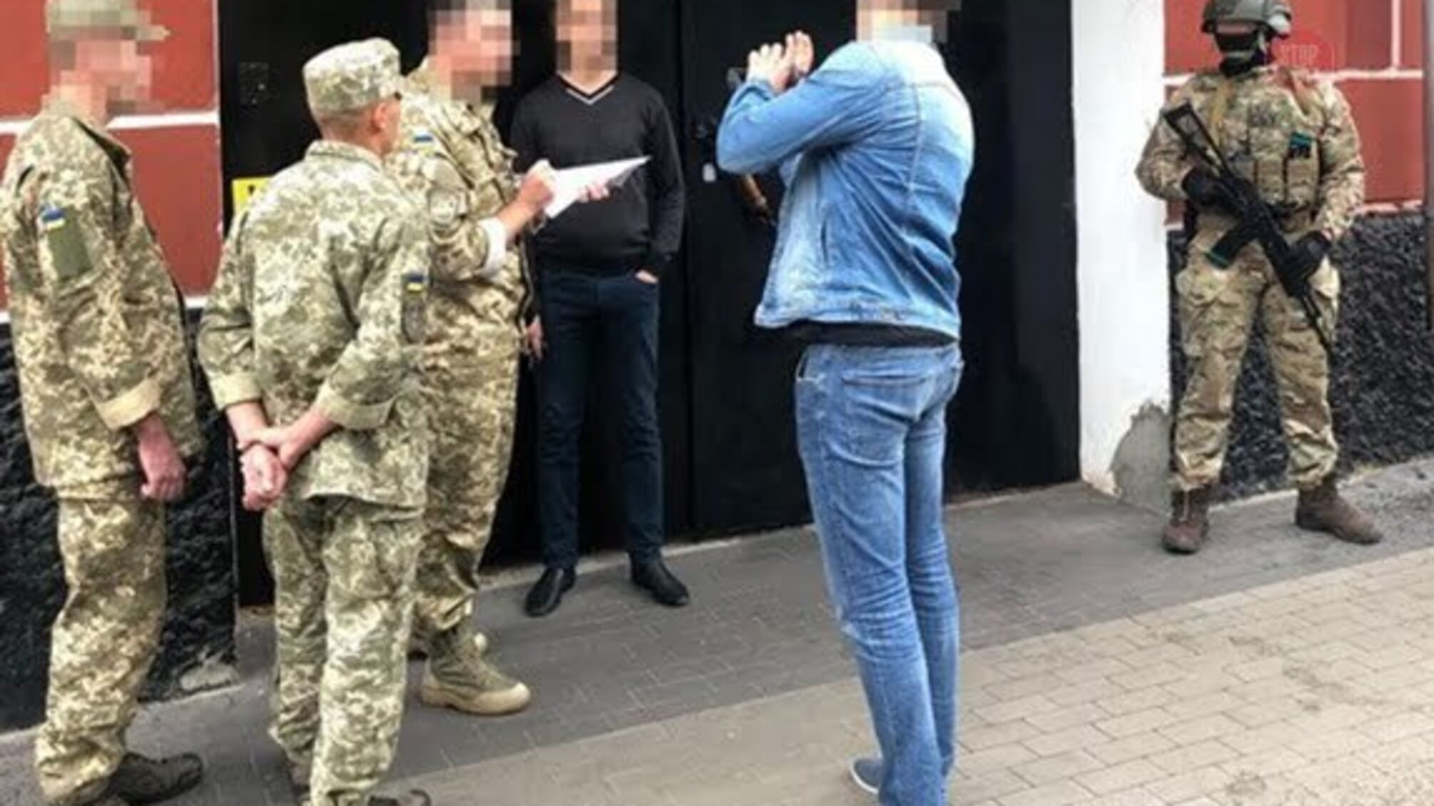 На Чернігівщині перевертні в погонах вимагали доларові хабарі (фото)