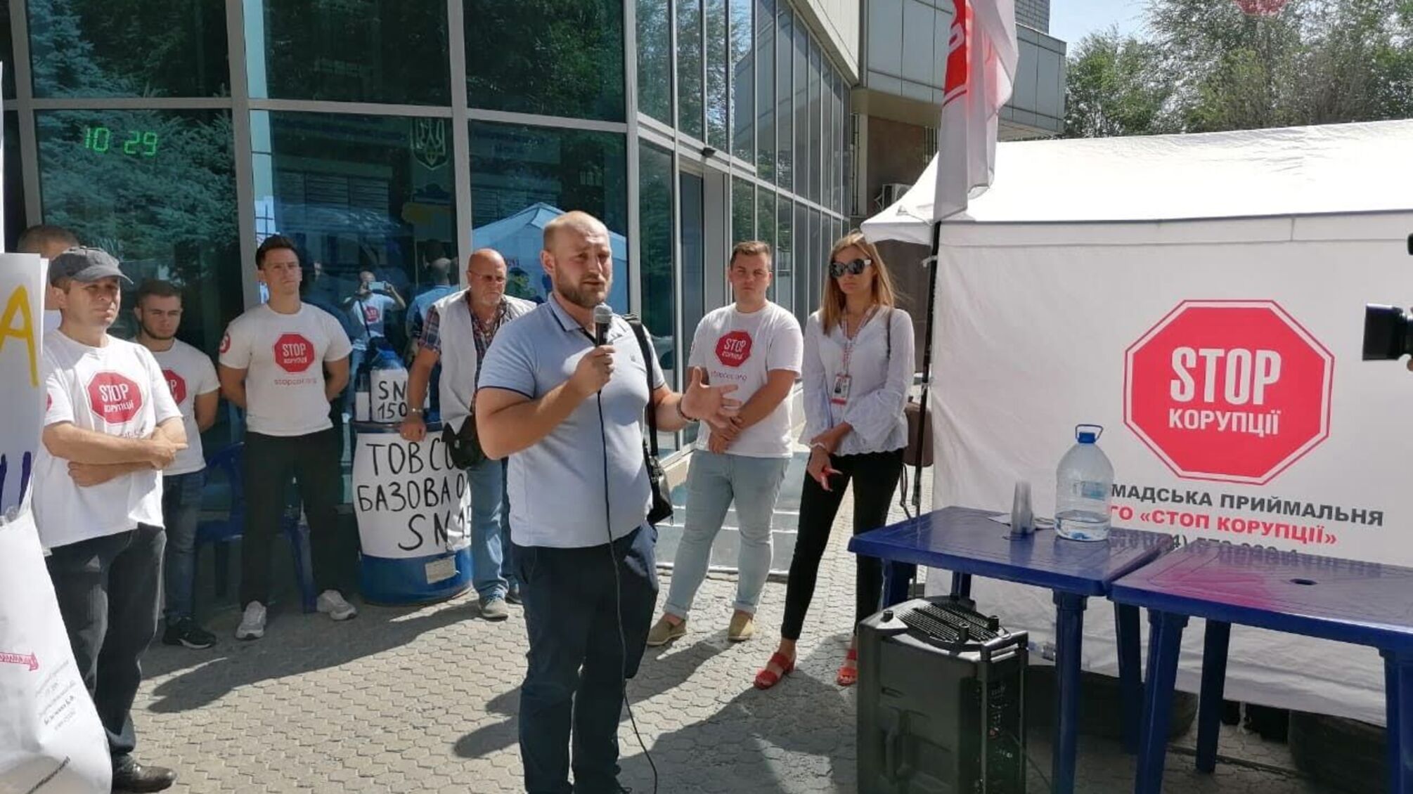 У Дніпрі відбулись акції протесту: люди вимагали звільнення ДФСника Пенькова (фото)