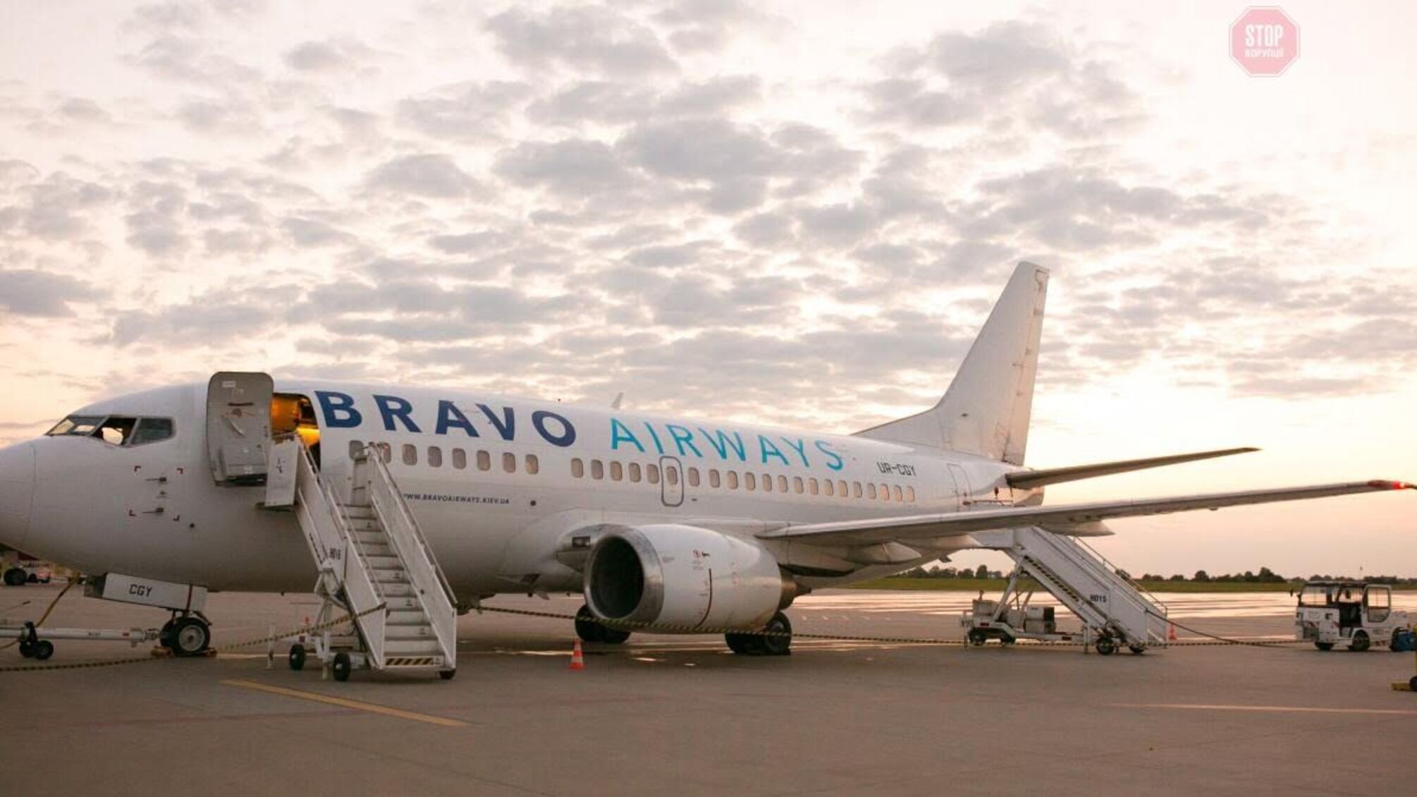 Польоти чи відмивання коштів? Низкою українських авіакомпаній володіє ліванець з “чорного списку” США