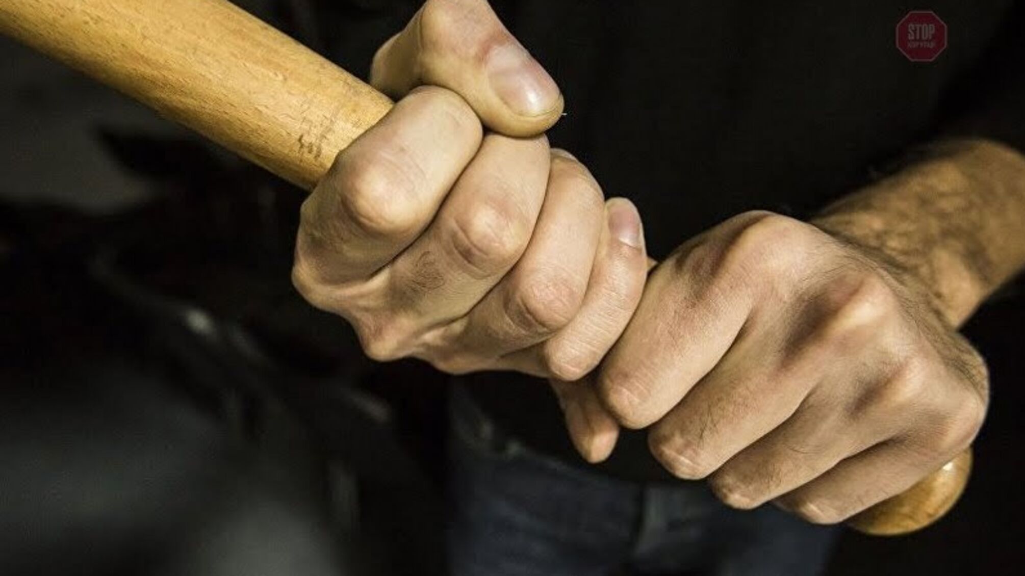 У супермаркеті Дніпра охоронці побили жінку палицею