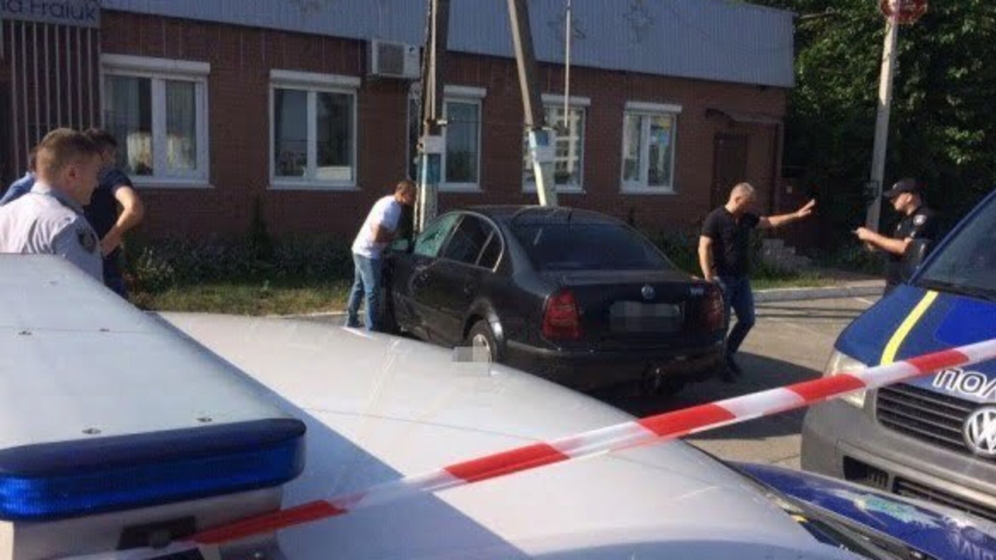 Труп і передсмертна записка: на Київщині виявили обстріляне авто з тілом всередині