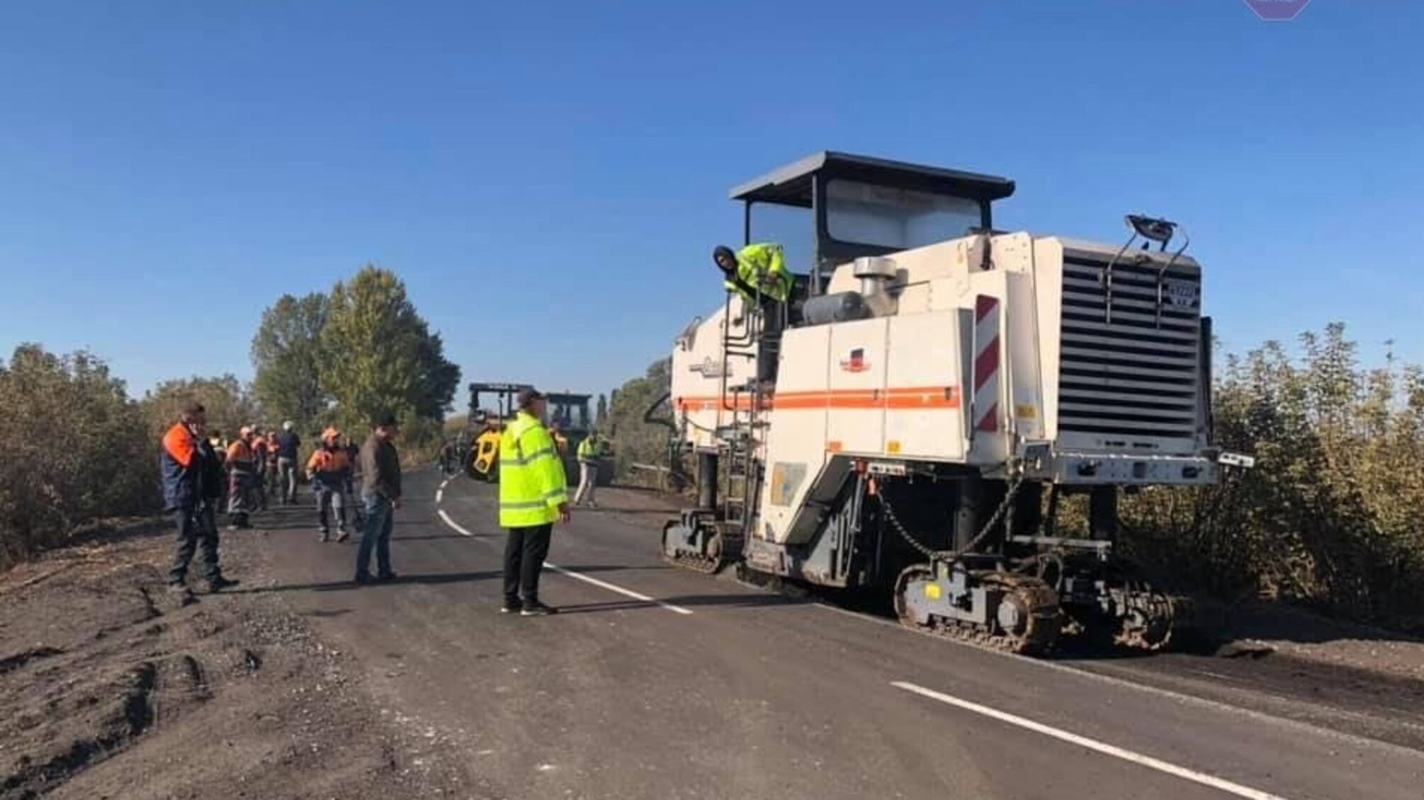 На Дніпропетровщині може розвалитись свіжовідремонтована дорога. Комісія звинувачує Укртрансбезпеку