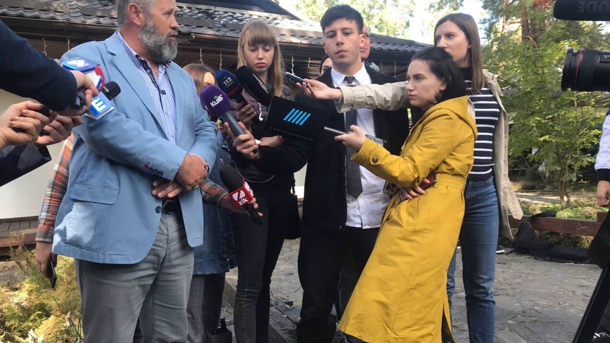 Свідок чи підозрювана? Адвокат Гонтаревої забрехався в коментарі журналістам