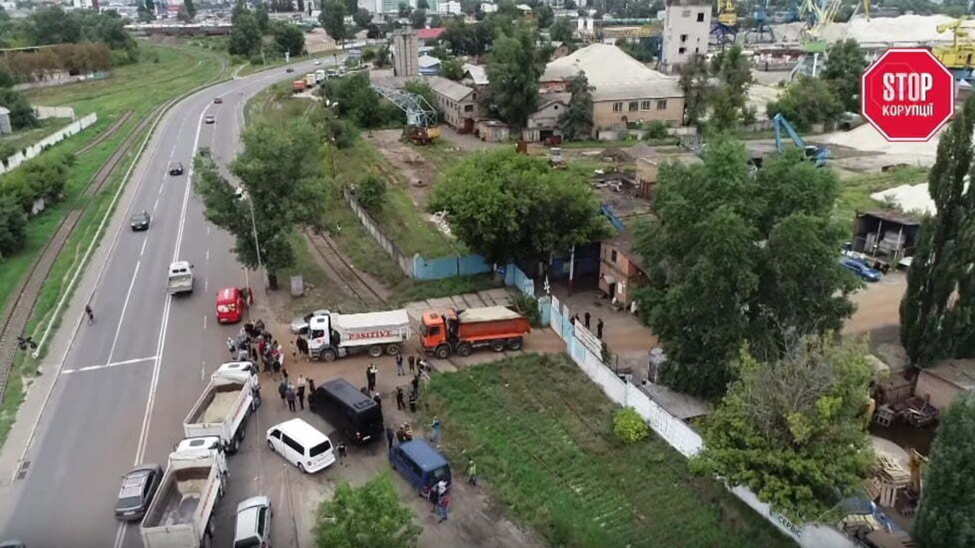 Вийшли під заставу і підпалили мікроавтобус із пасажирами – піщані браконьєри відкрили полювання на активістів?