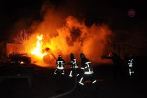 На Подолі спалахнула масштабна пожежа  – подробиці, відео