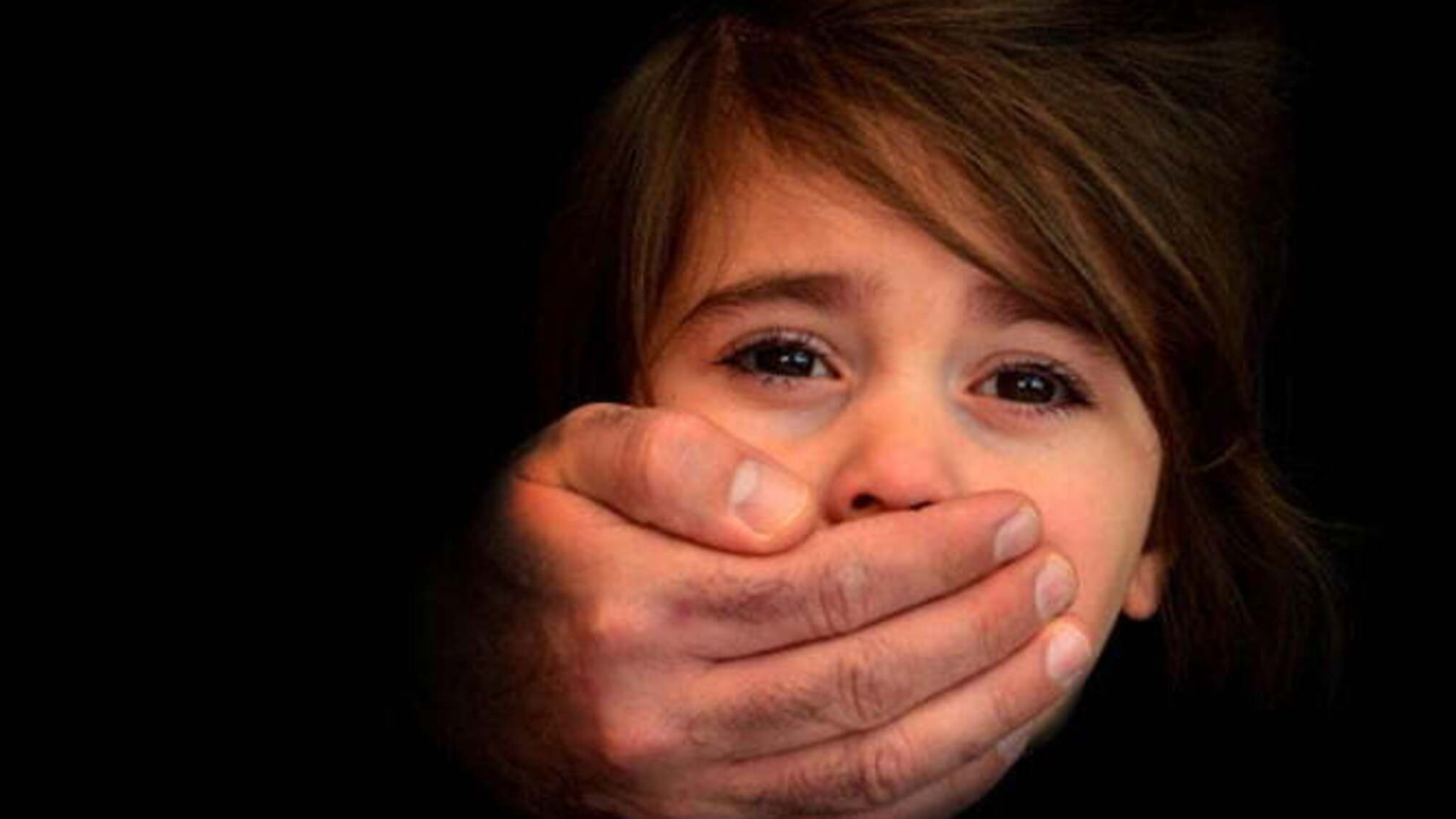 Народила від рідного батька: на Буковині збоченця засудили за регулярне ґвалтування доньки