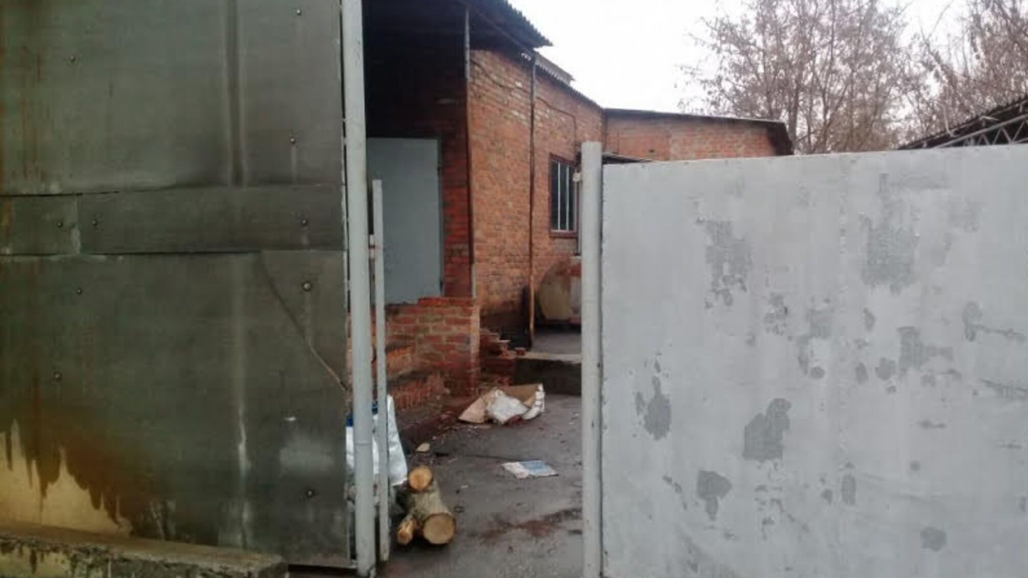 На Сумщині вогнеборці оперативно ліквідували загоряння господарчої споруди