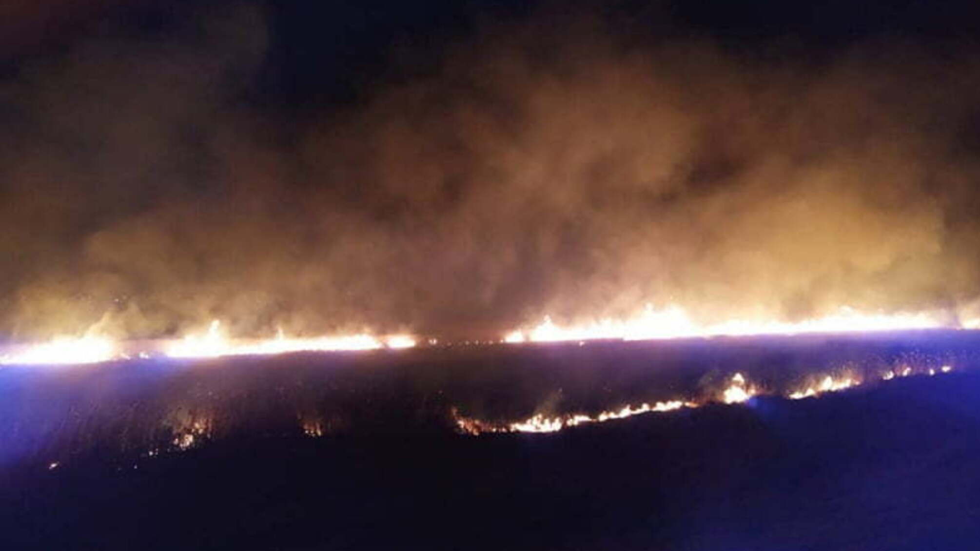 Минулої доби вогнеборці Миколаївщини приборкали 6 пожеж очерету на відкритих територіях області