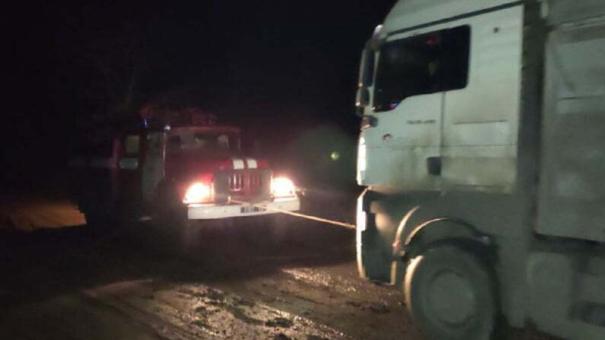 На Кіровоградщині рятувальники надали допомогу водіям 3-х автомобілів на складних ділянках доріг