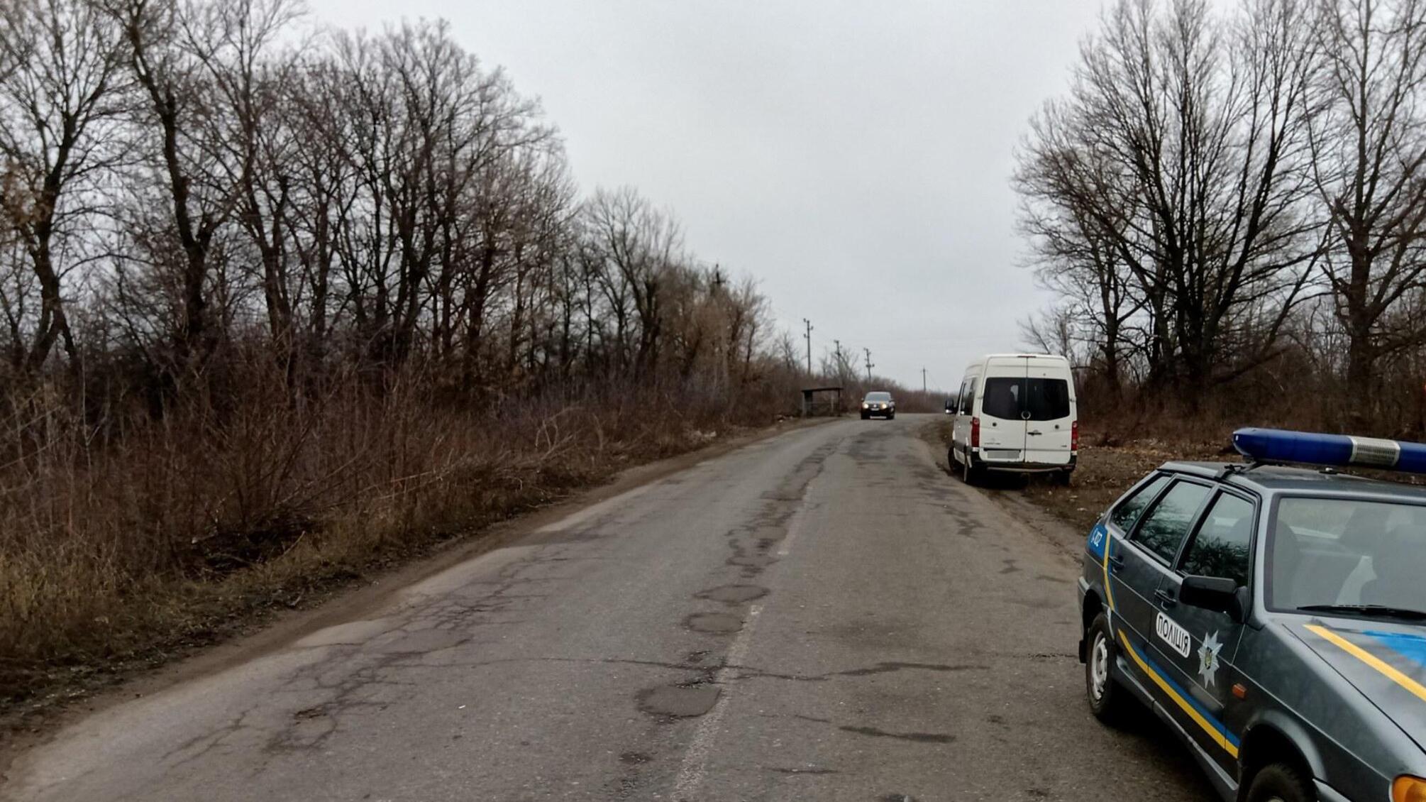 Харківські поліцейські розшукали водія автомобіля, який на смерть збив двох людей на трасі
