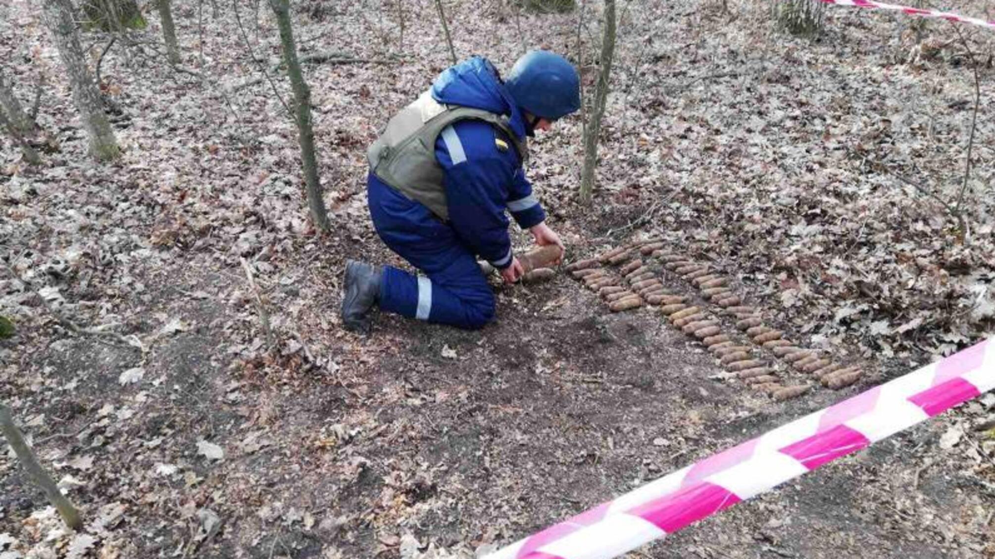 Київська область: піротехніки ДСНС знешкодили 63 артилерійських снарядів часів минулих війн