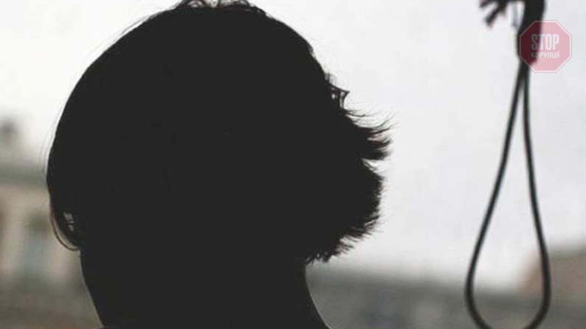 На Одещині у теплиці сусідів повісився 16-річний юнак - подробиці