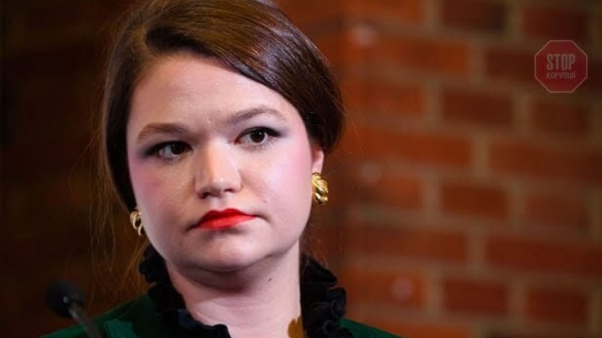 Відома англійська компанія, перебуваючи під слідством, працювала на українську партію