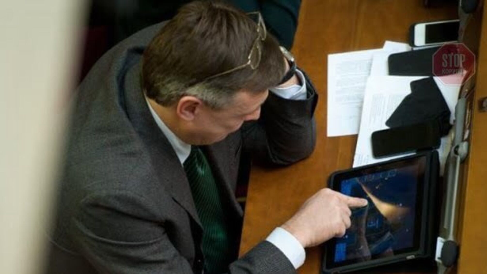 Рада купила нардепам планшети вартістю 1200 доларів