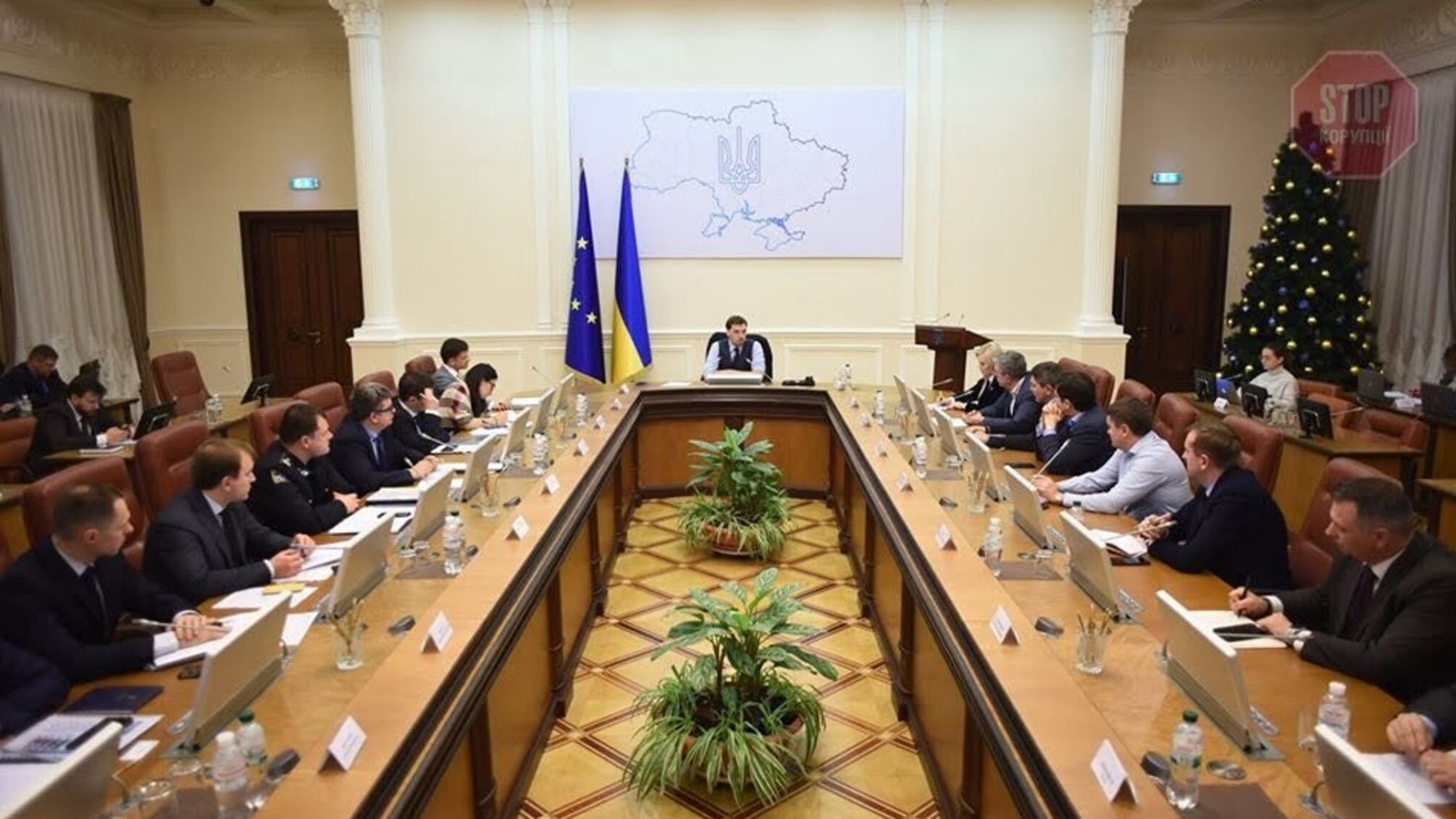 Гончарук розповів про боротьбу з нелегальними АЗС