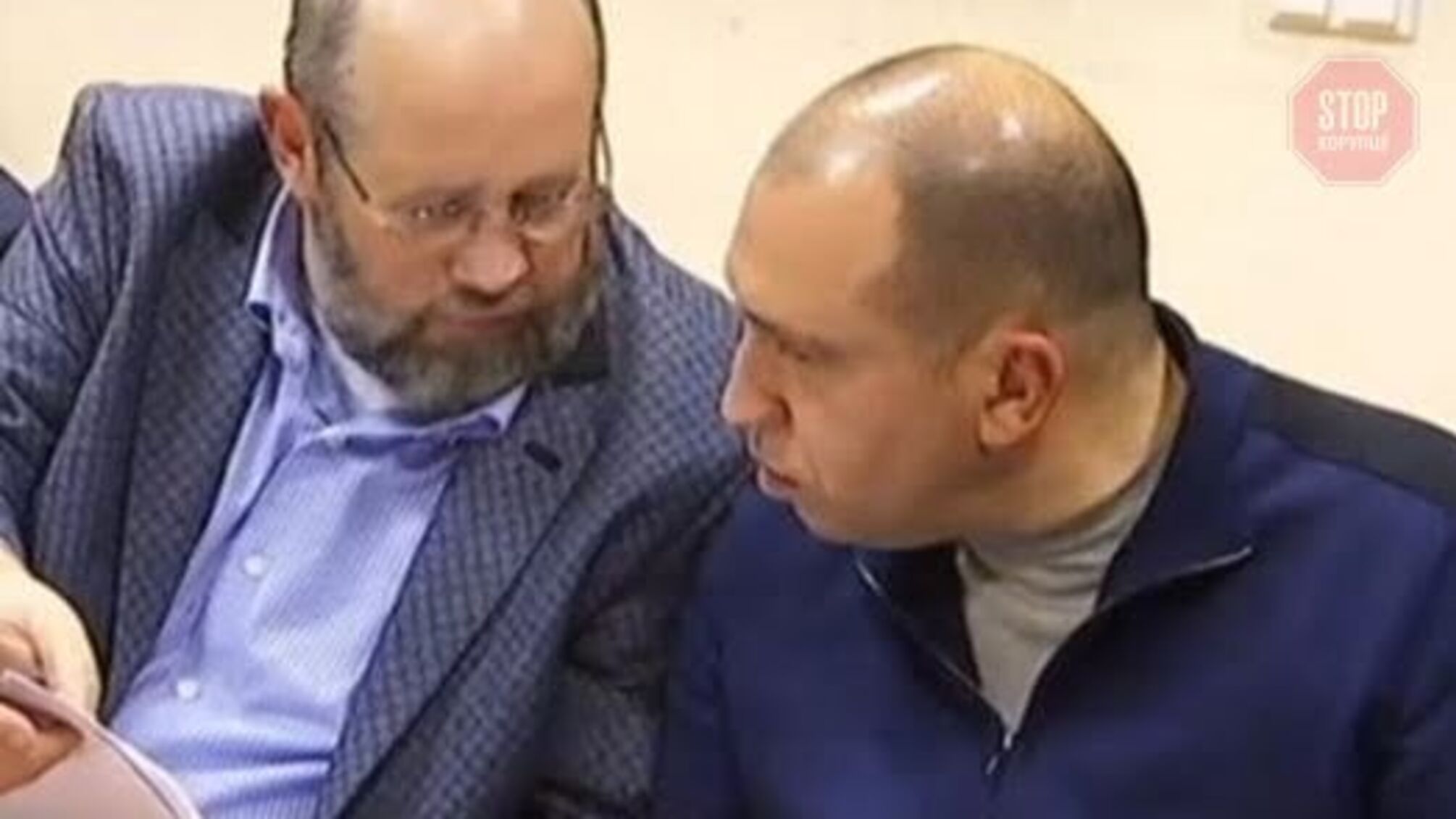 З контрабандиста Альперіна зняли електронний браслет