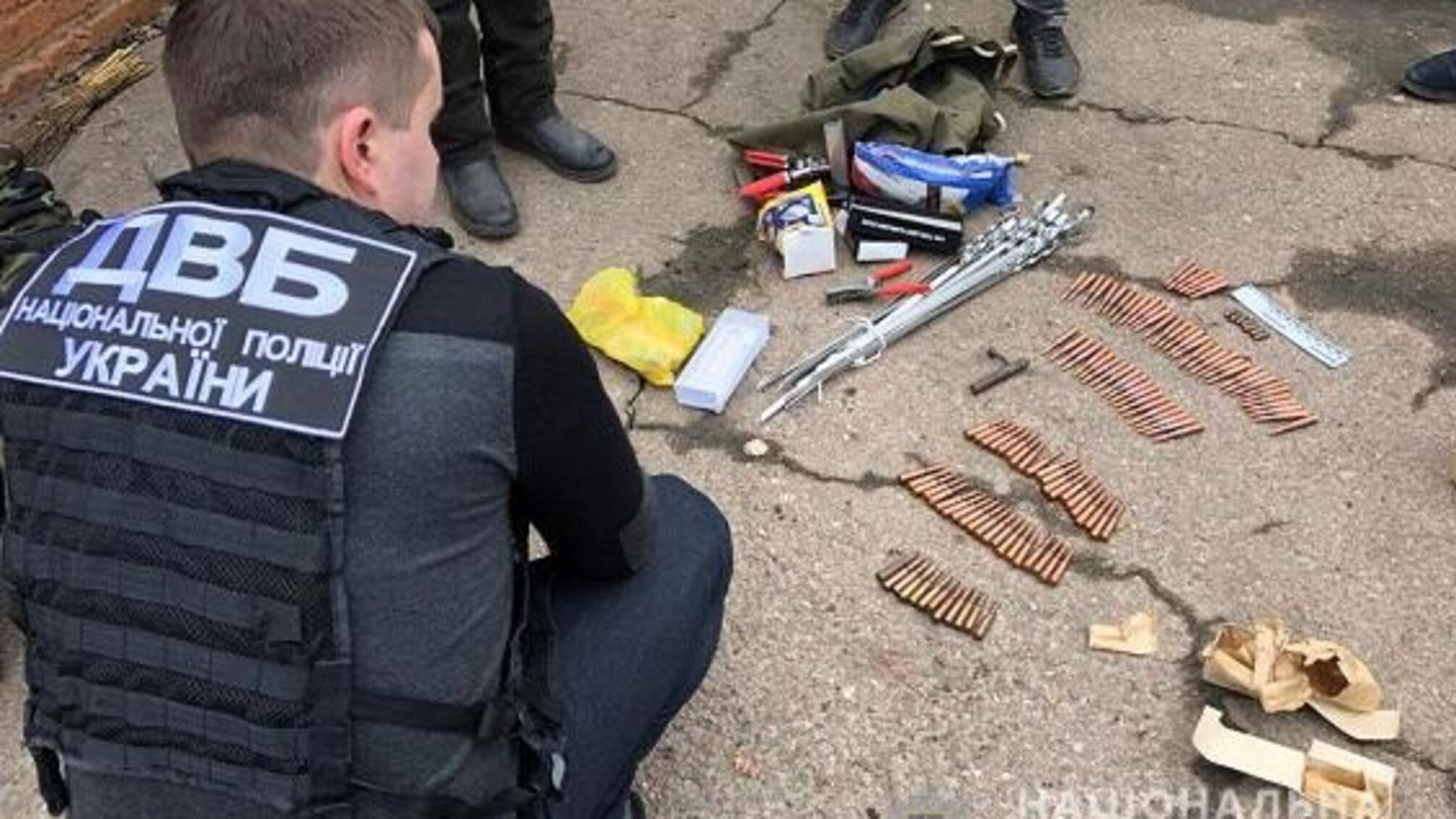У Прилуках внутрішня безпека викрила колишнього міліціонера на незаконному зберіганні зброї та набоїв
