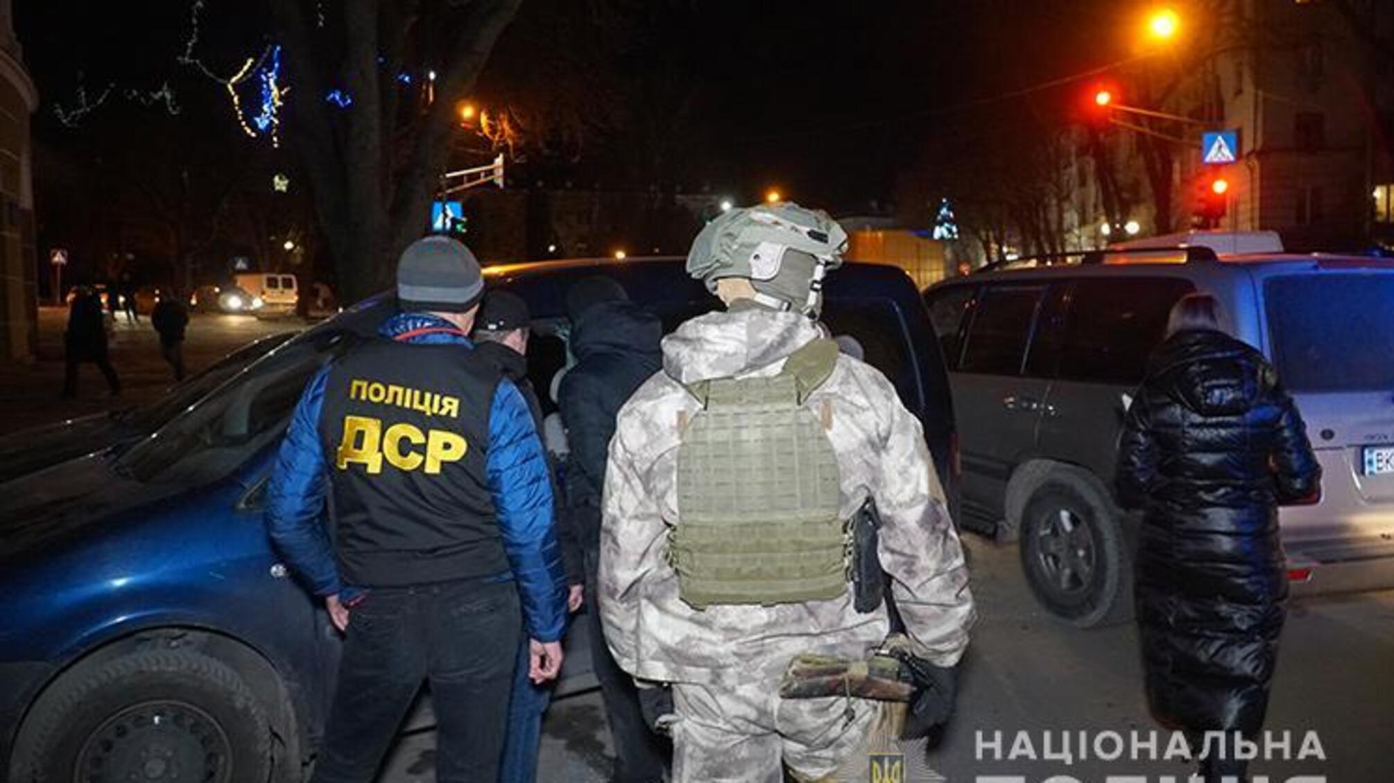 Оперативники Тернопільщини викрили групу, яка займалася виготовленням та розповсюдженням наркотиків