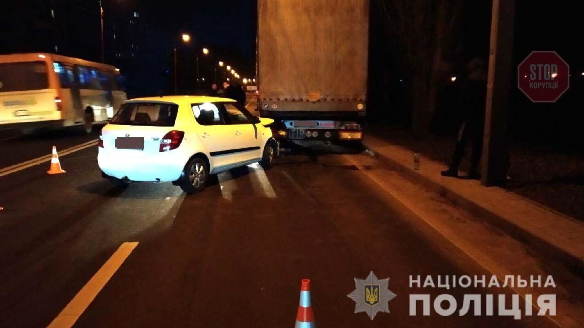 Травмувалась пасажирка легковика: ДТП на Рівненщині