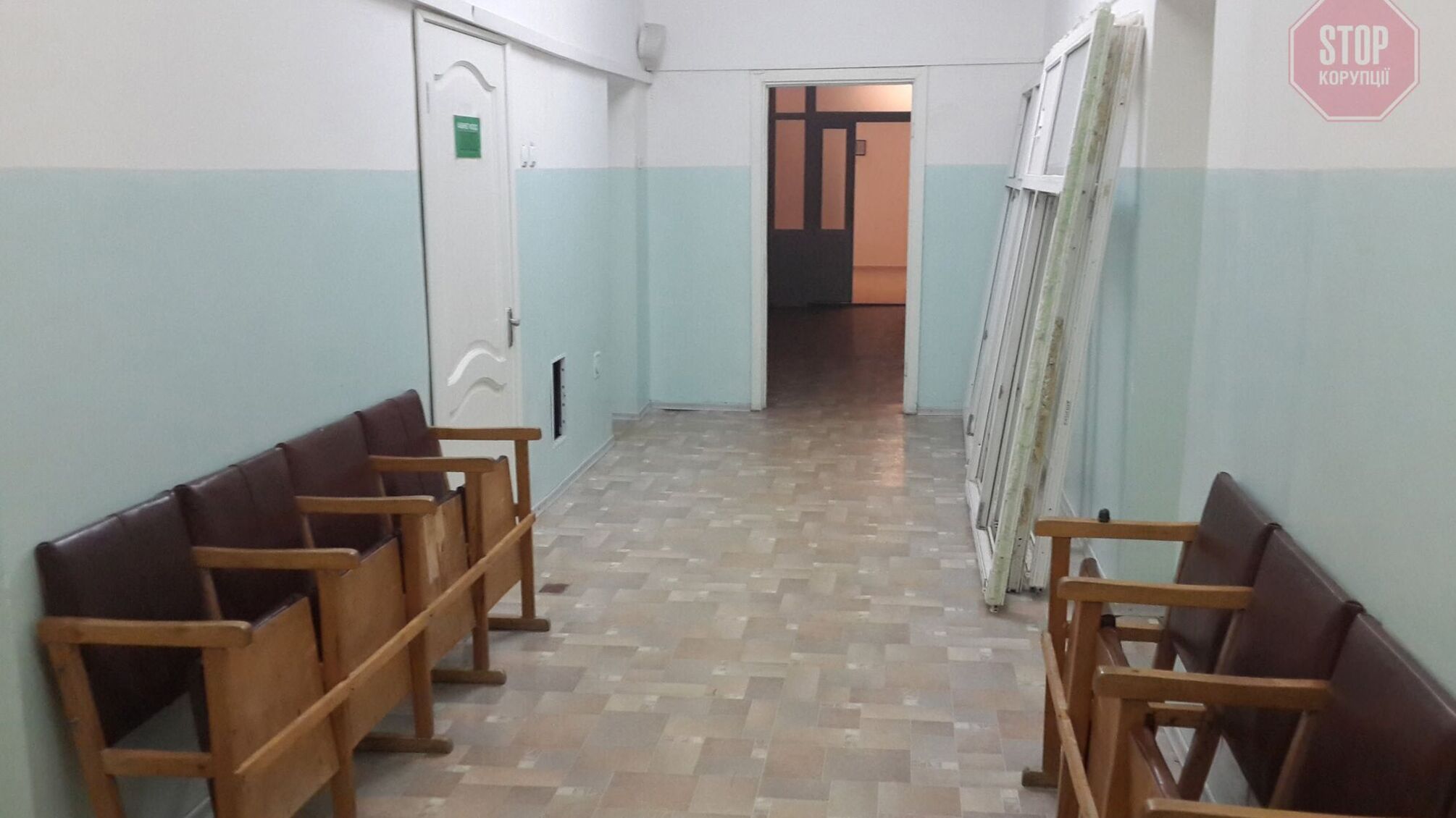 Впали двері на дитину: на Київщині травмований хлопчик