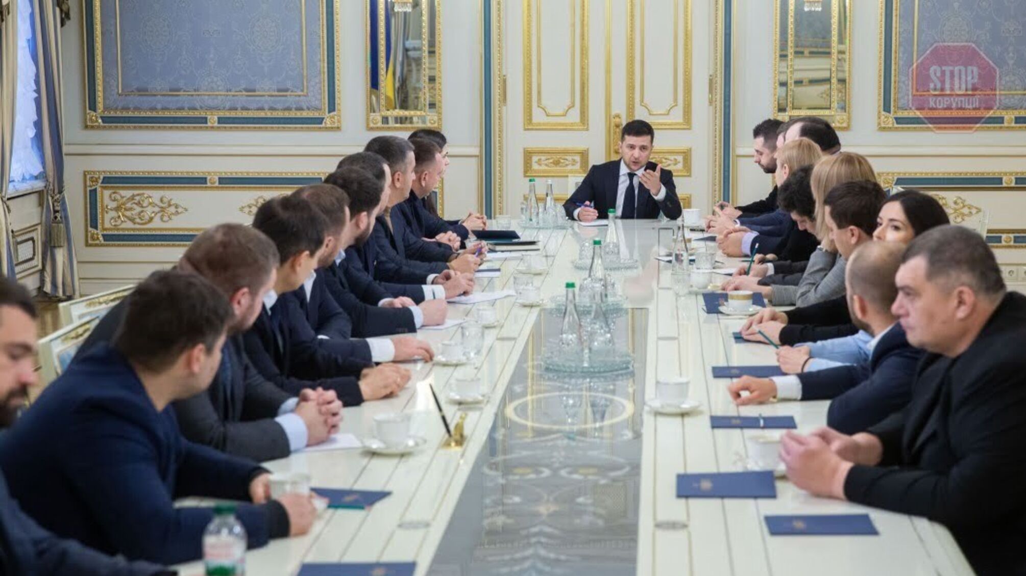 Децентралізація відкладається – Зеленський відкликав свій закон