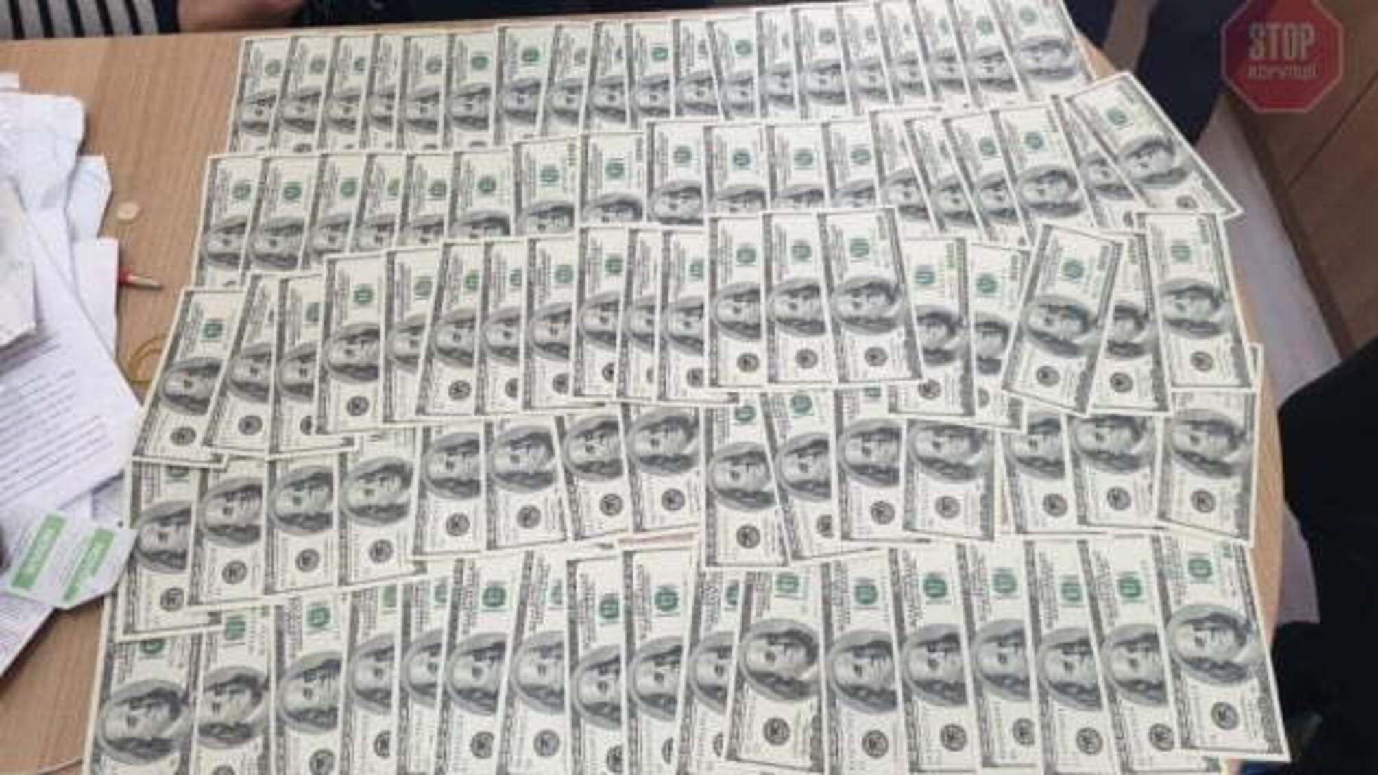 Хотів 20 тисяч доларів за операцію: лікар вимагав хабар у АТОвця