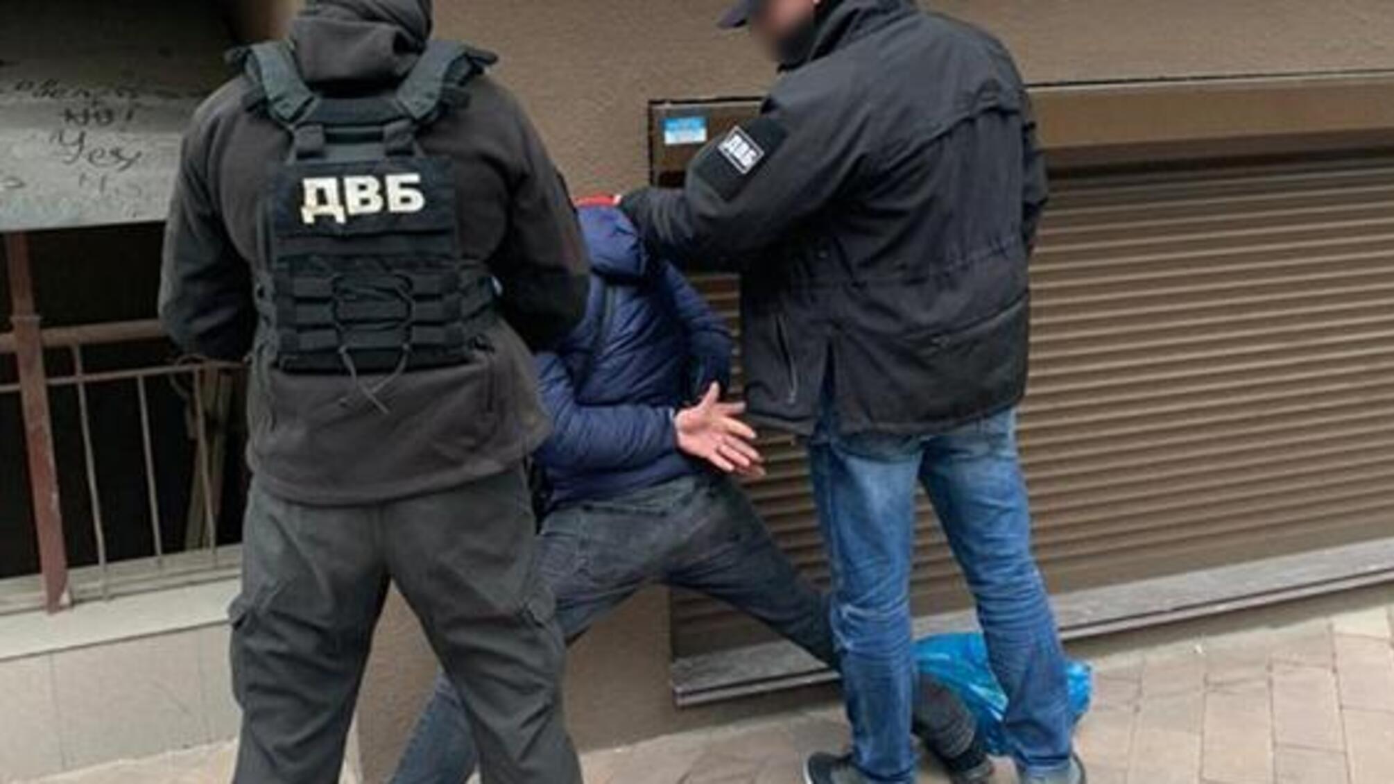 У столиці внутрішня безпека поліції затримала бойовика «ДНР», який стріляв у поліцейських