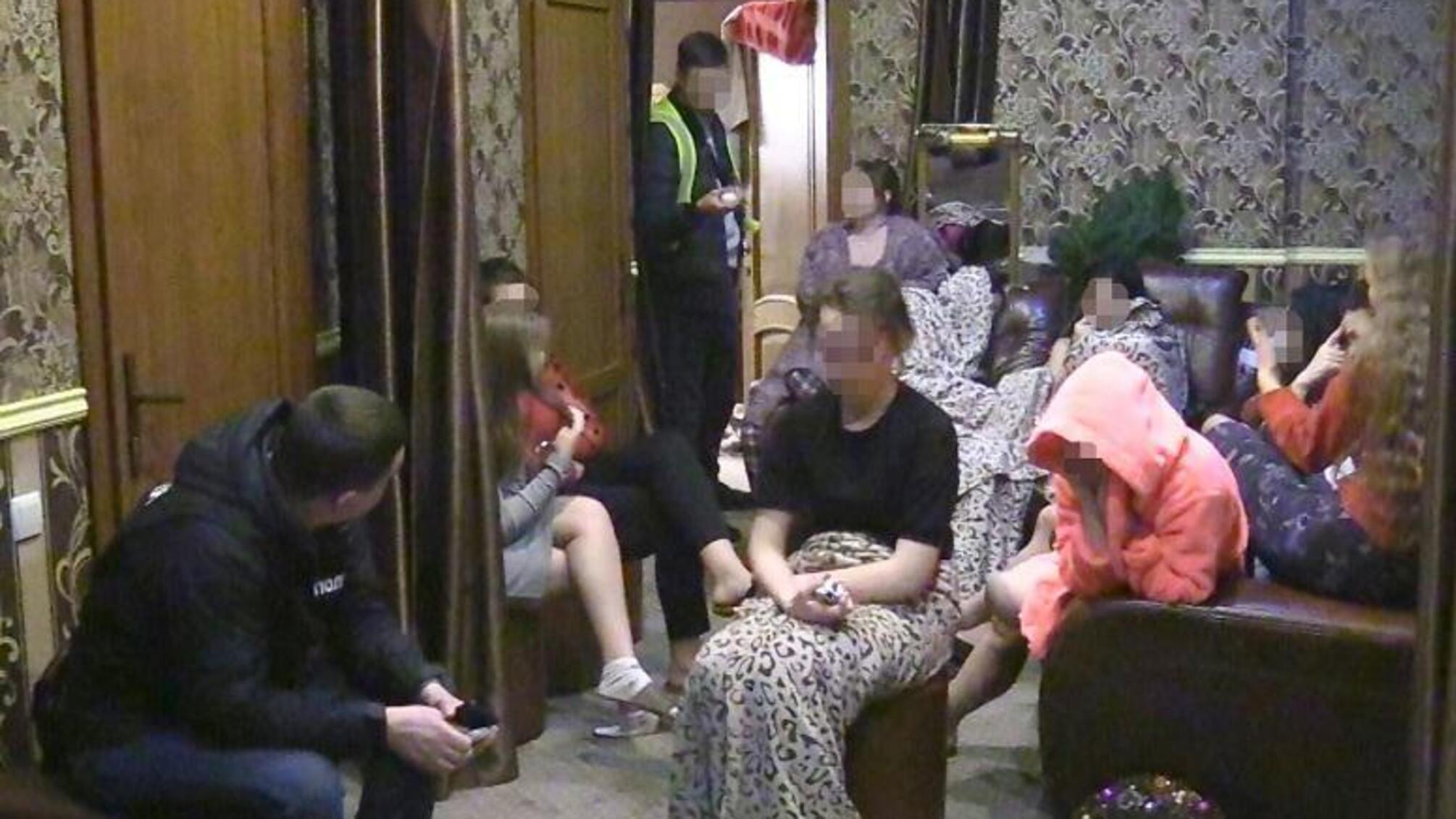 Столичні оперативники викрили діяльність кількох борделів, замаскованих під масажні салони