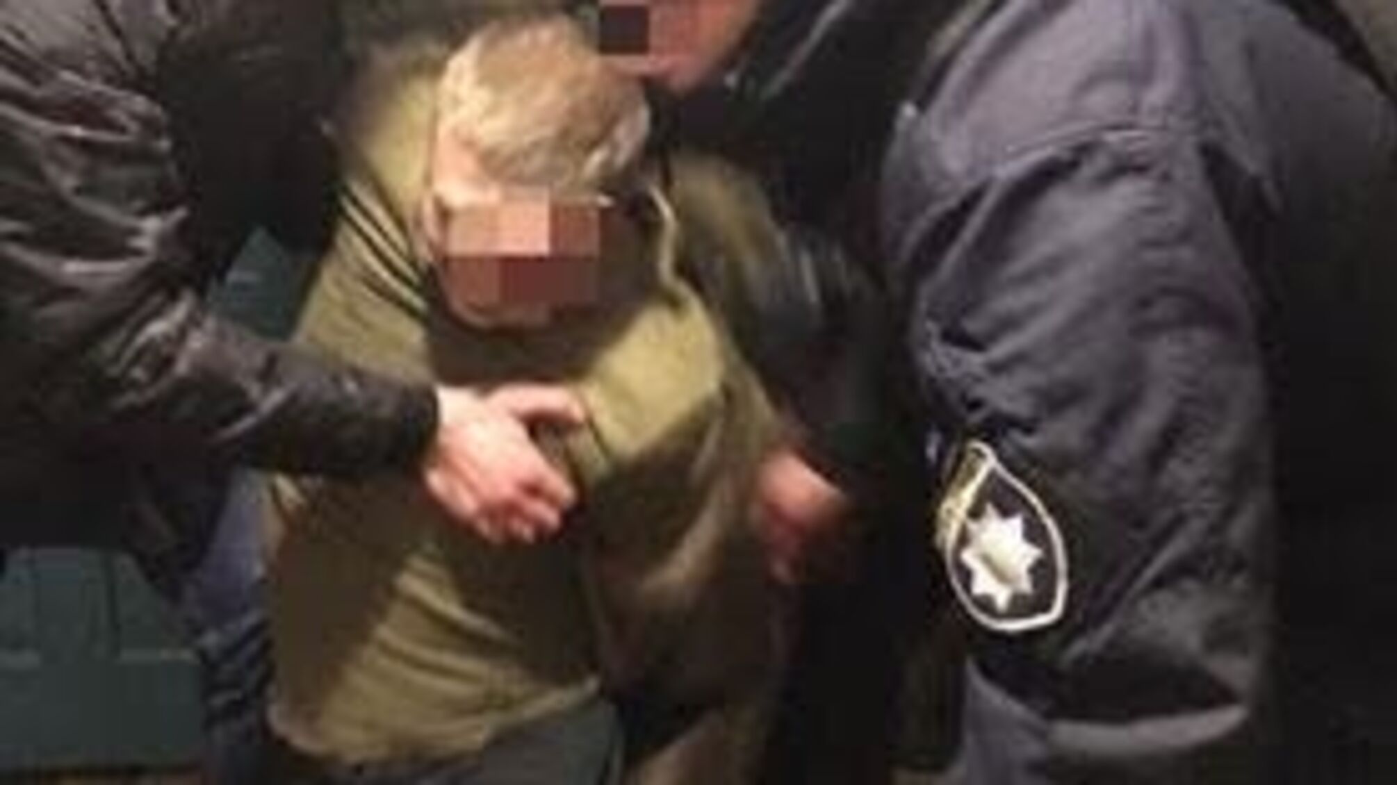 На Київщині неадекватний чоловік побив дільничного